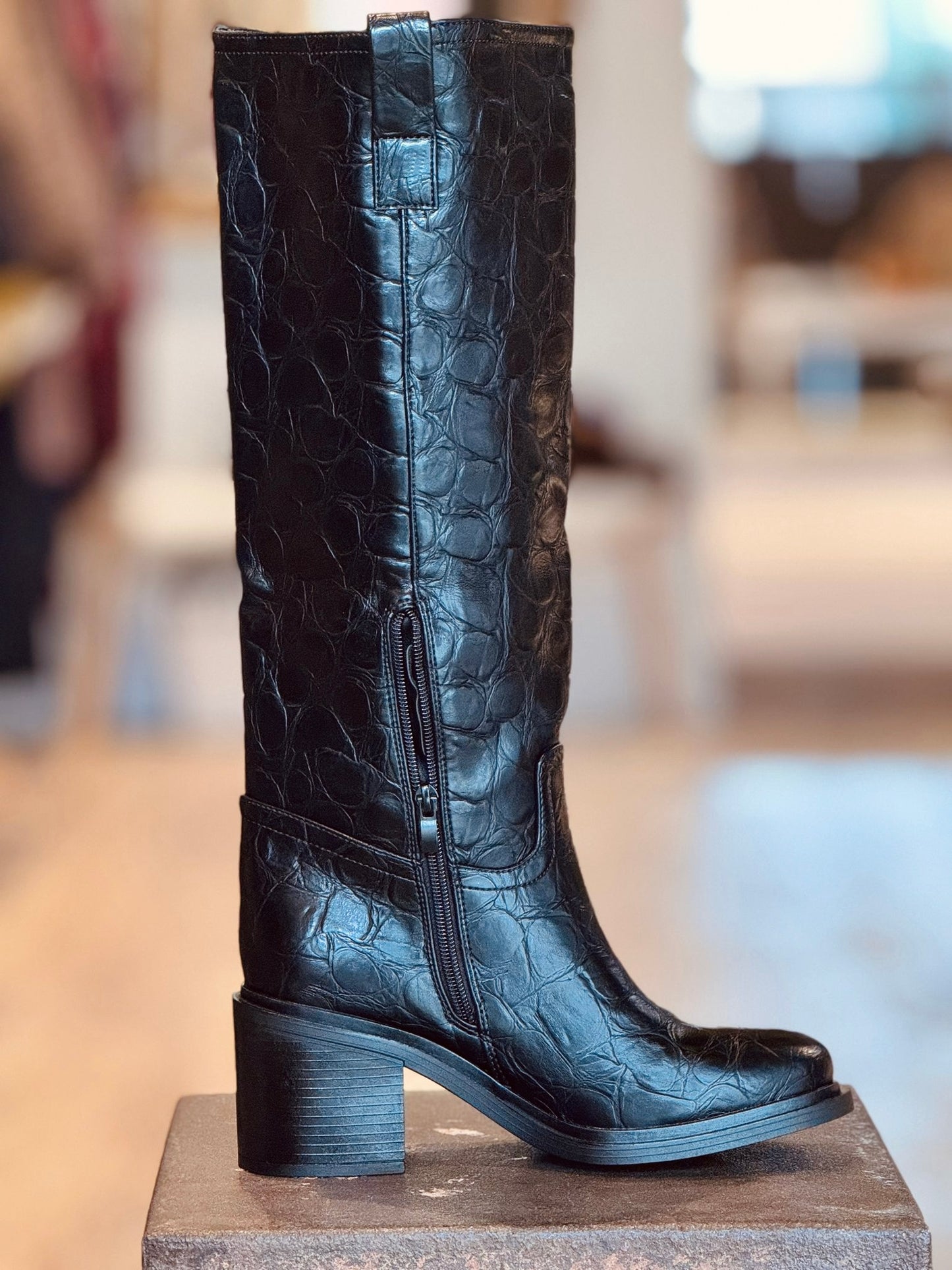 Boots Wynter croco black