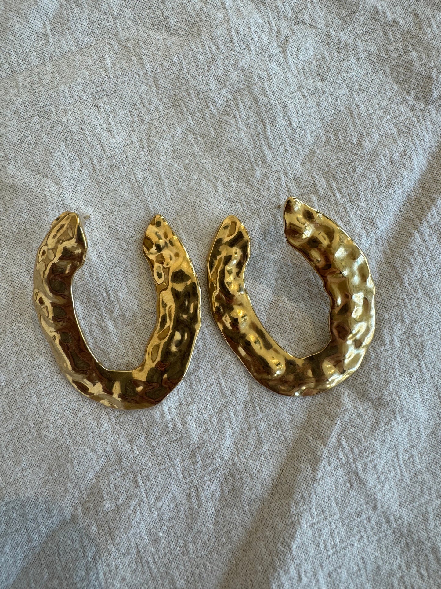 Earrings cc gold