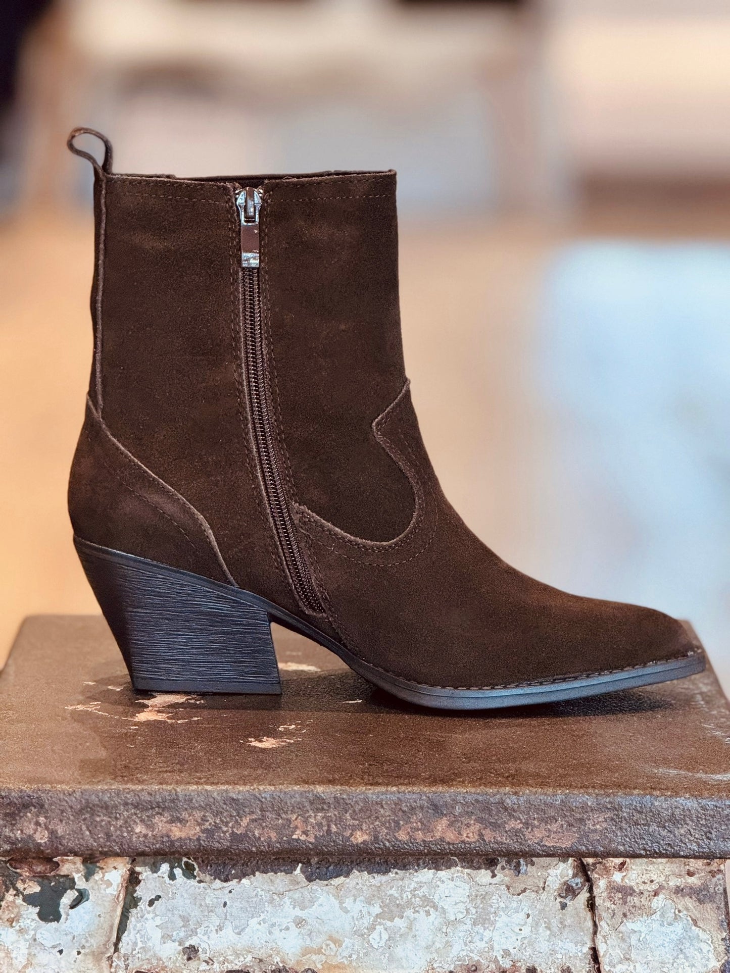Boots Noor short brown