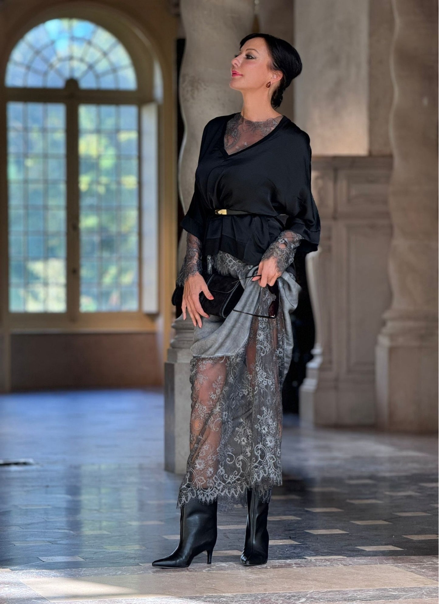 Tee Mira black