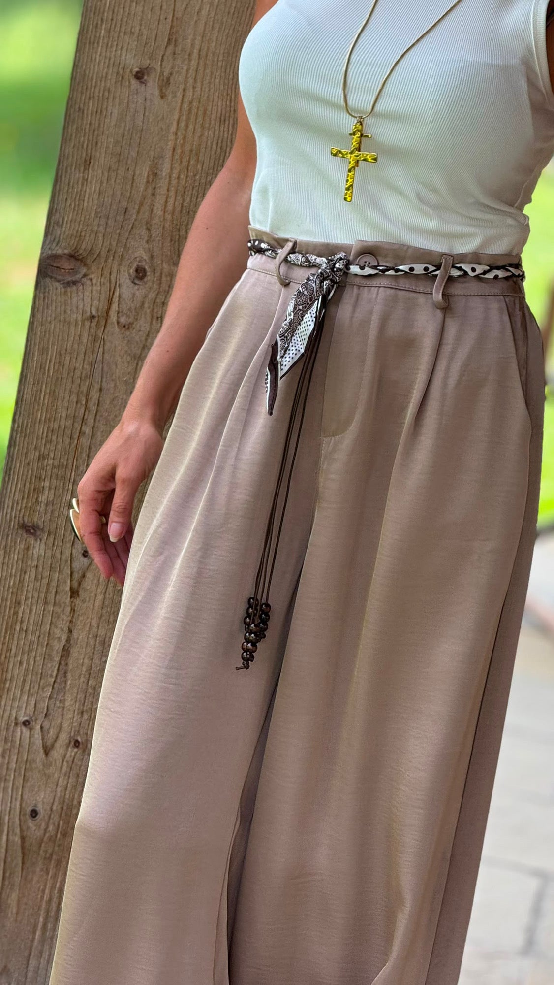 Pants Esteban satin taupe