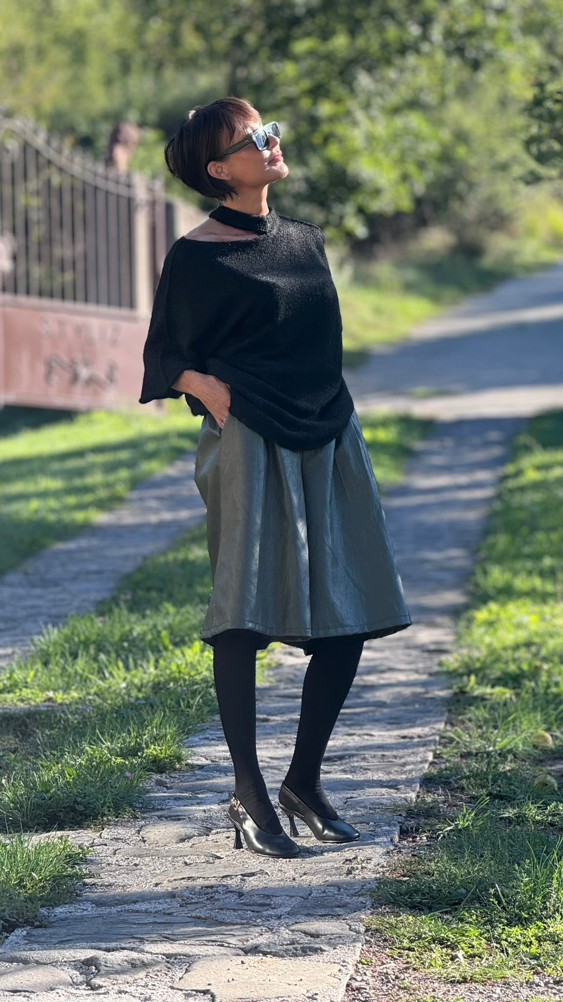 Pull Bari black