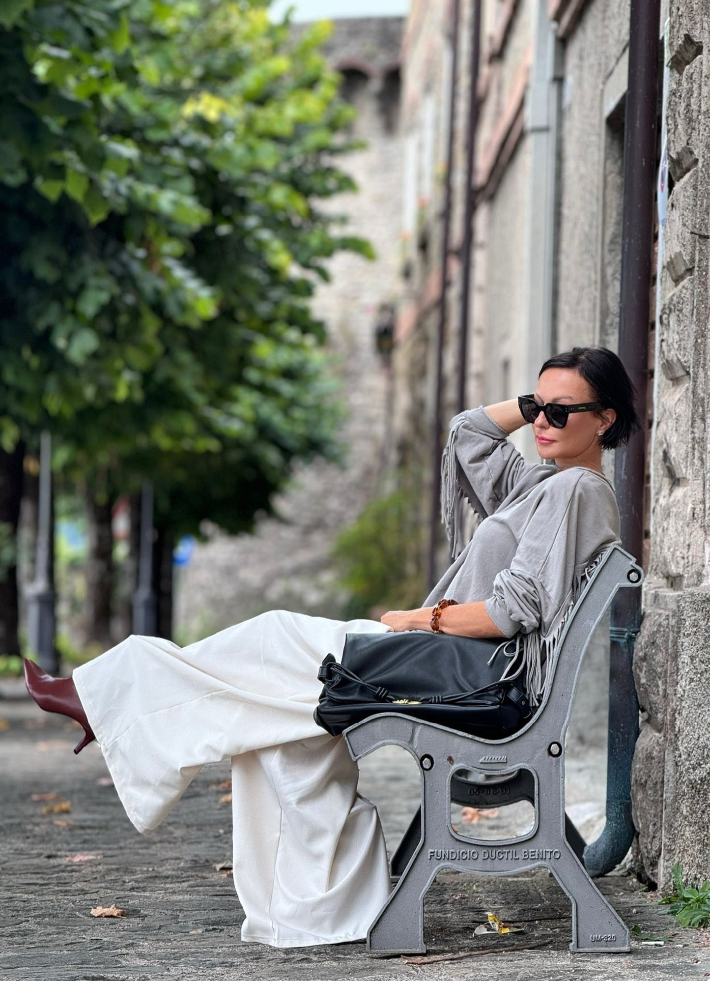 Sweater Elara franjes taupe
