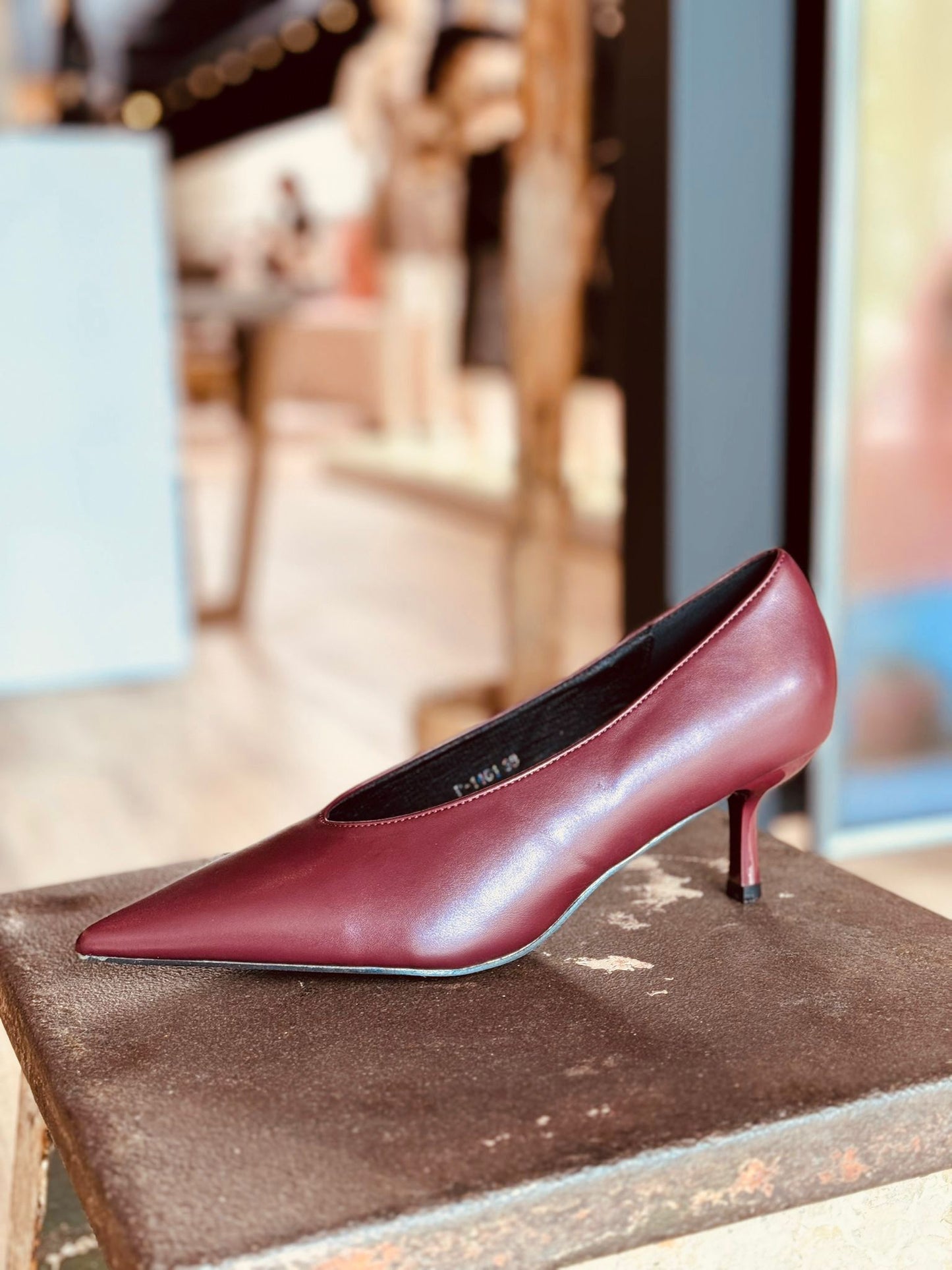 Pump kitten burgundy