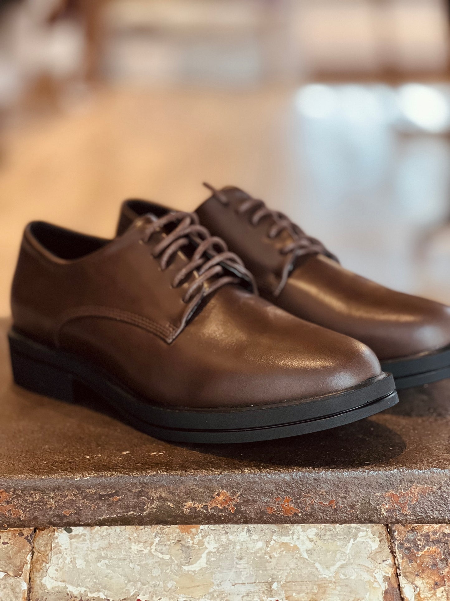 Shoe laced brown