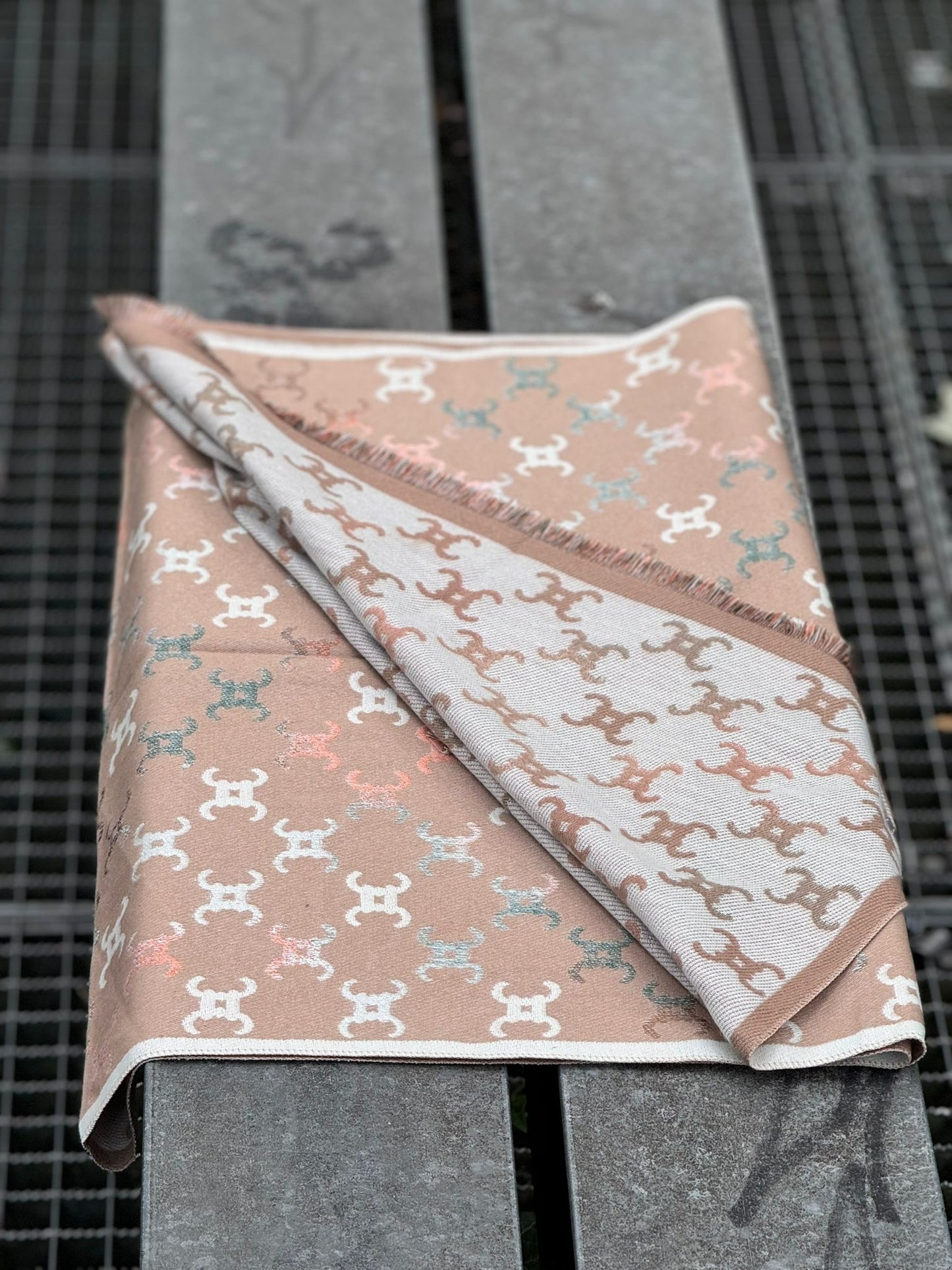 Scarf CC sand