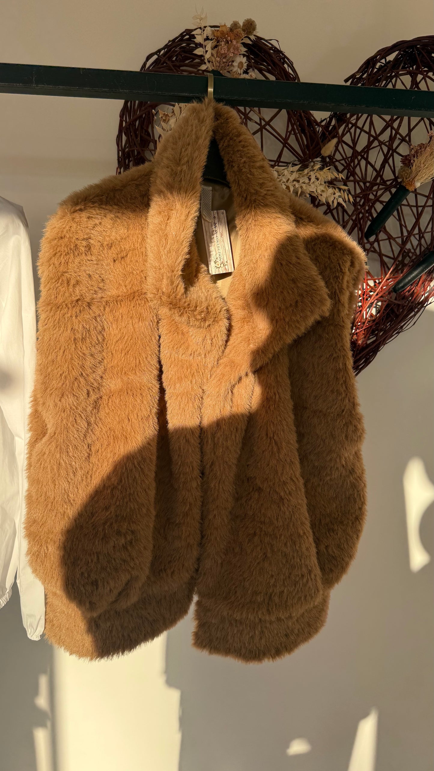 Coat sunny no arms fluffy