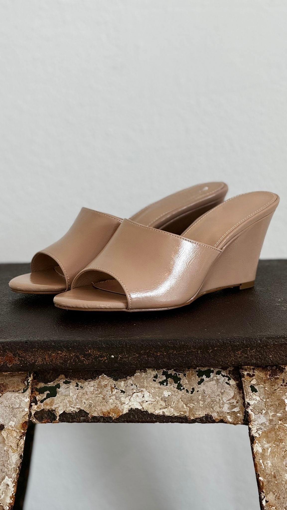 Slipper wedge nude