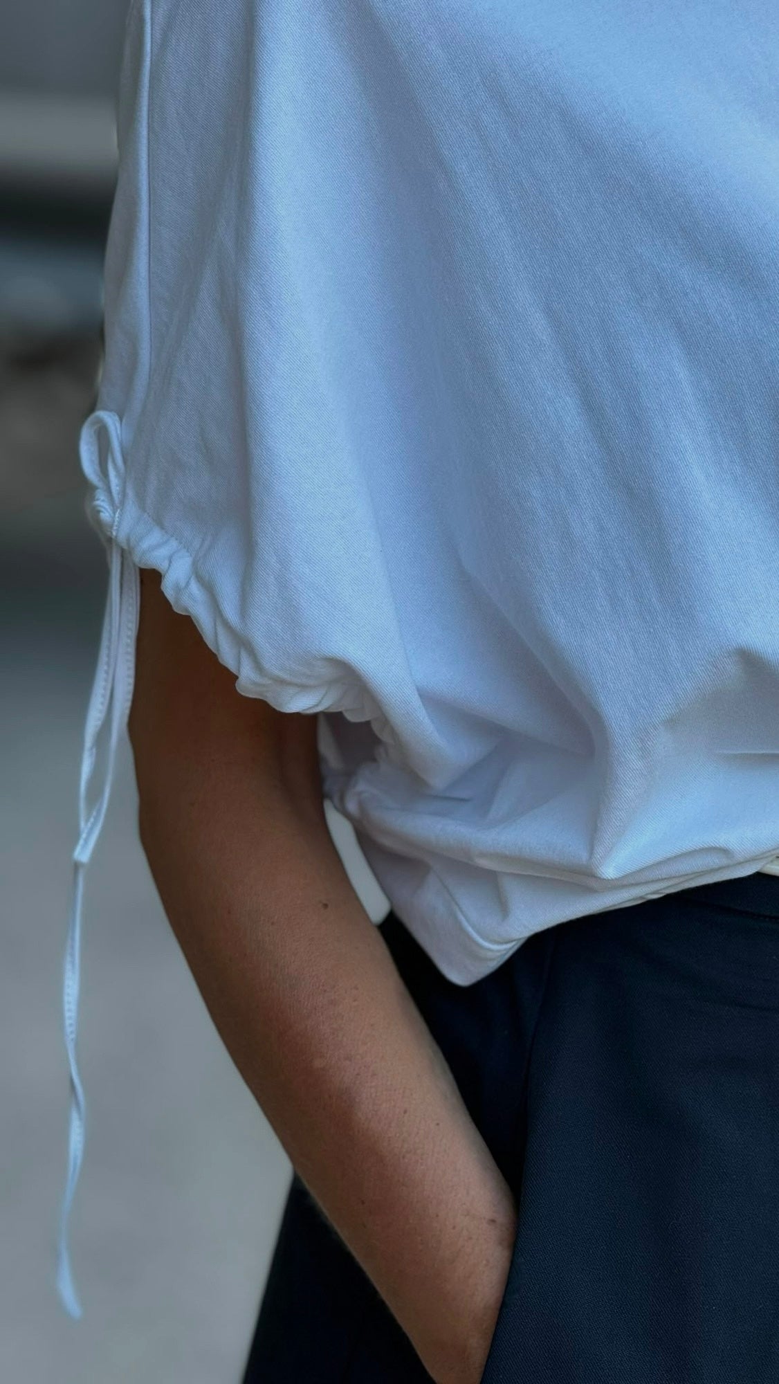 Tee Elly white