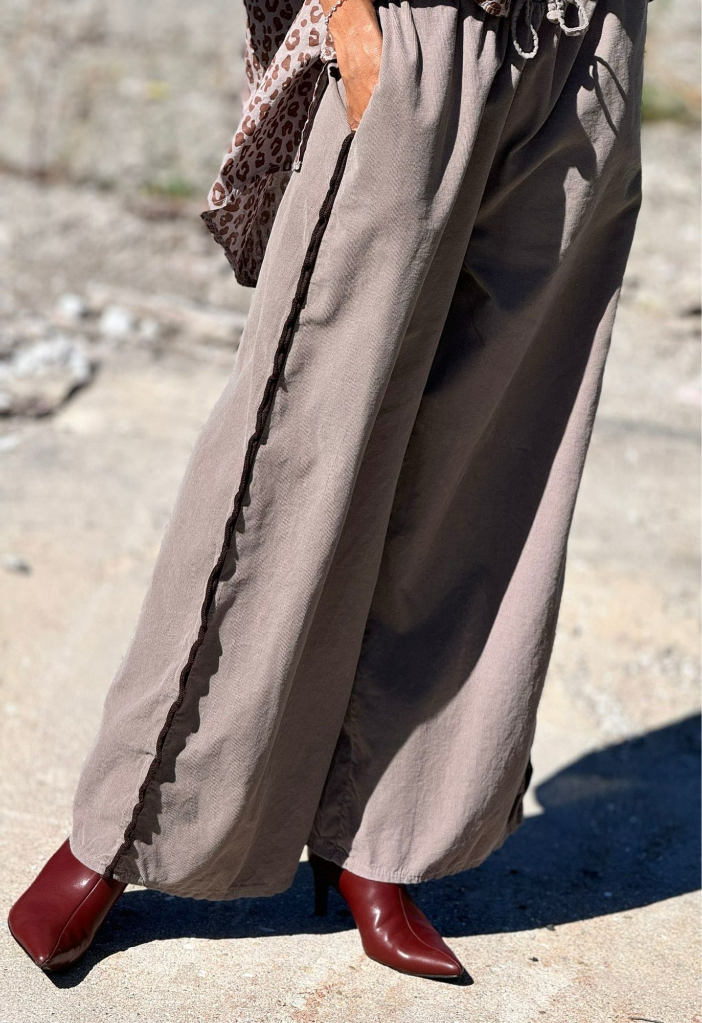Pants Lyra taupe