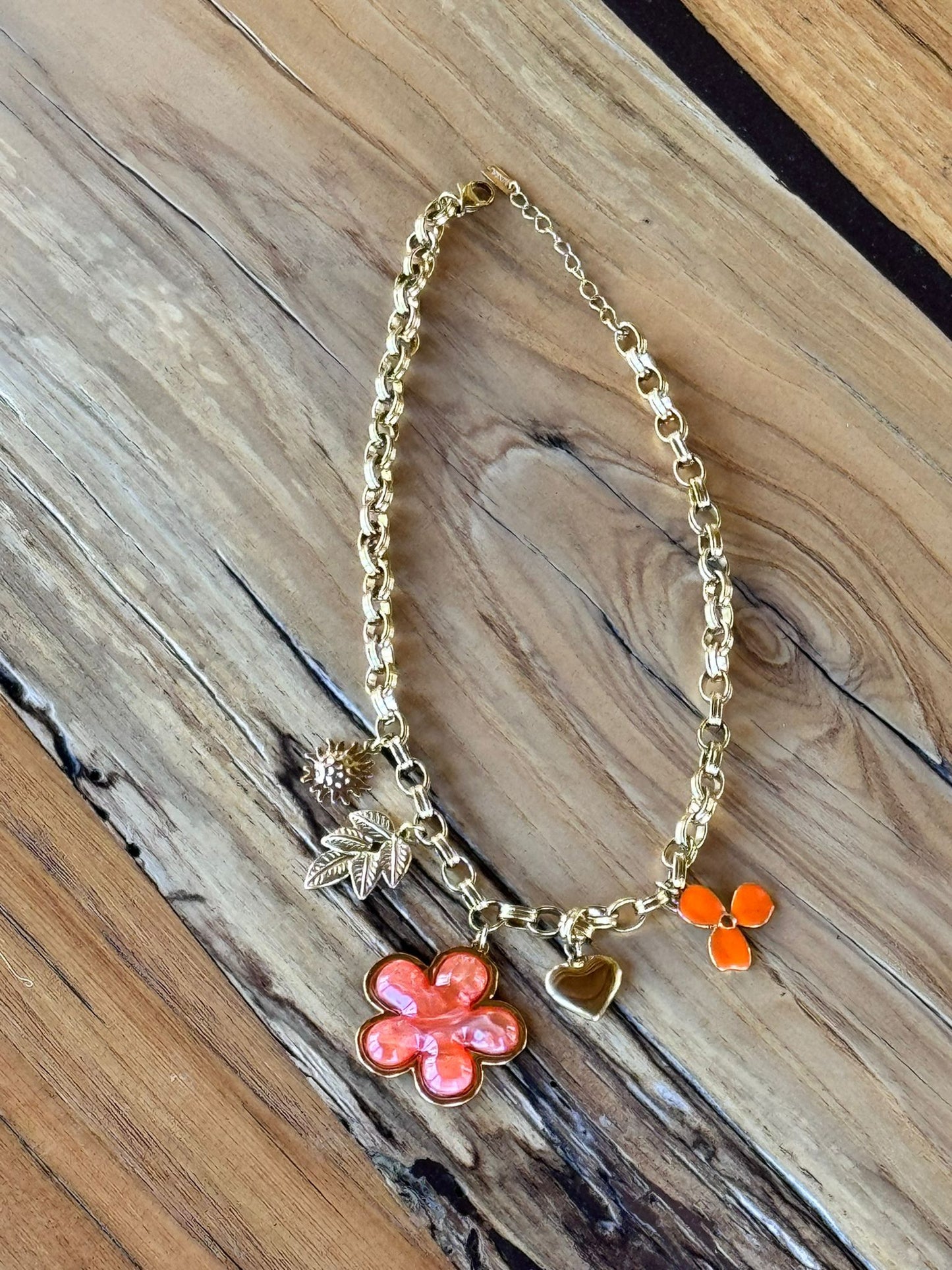 Chain ginger clover