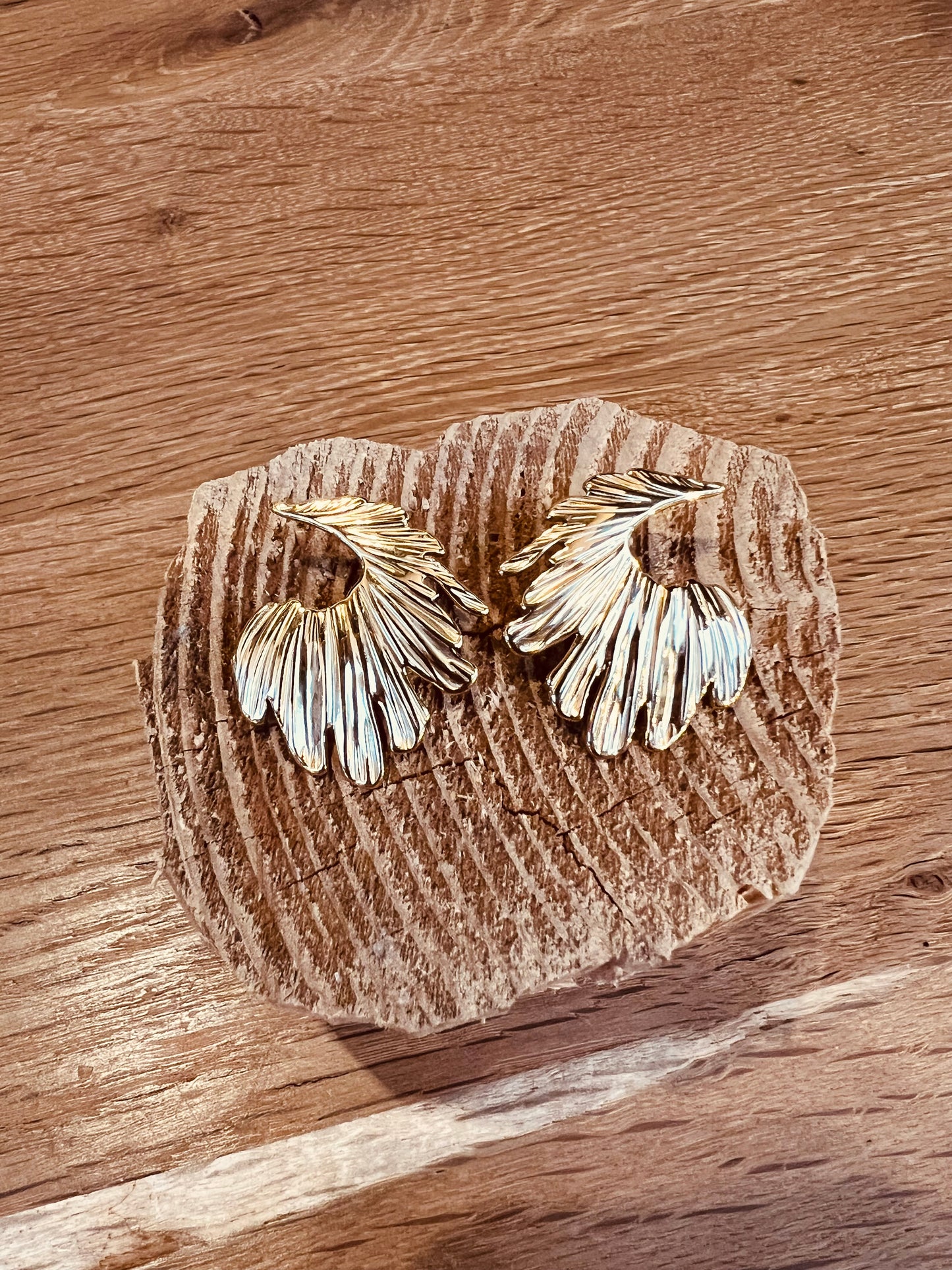 Earrings feather gold