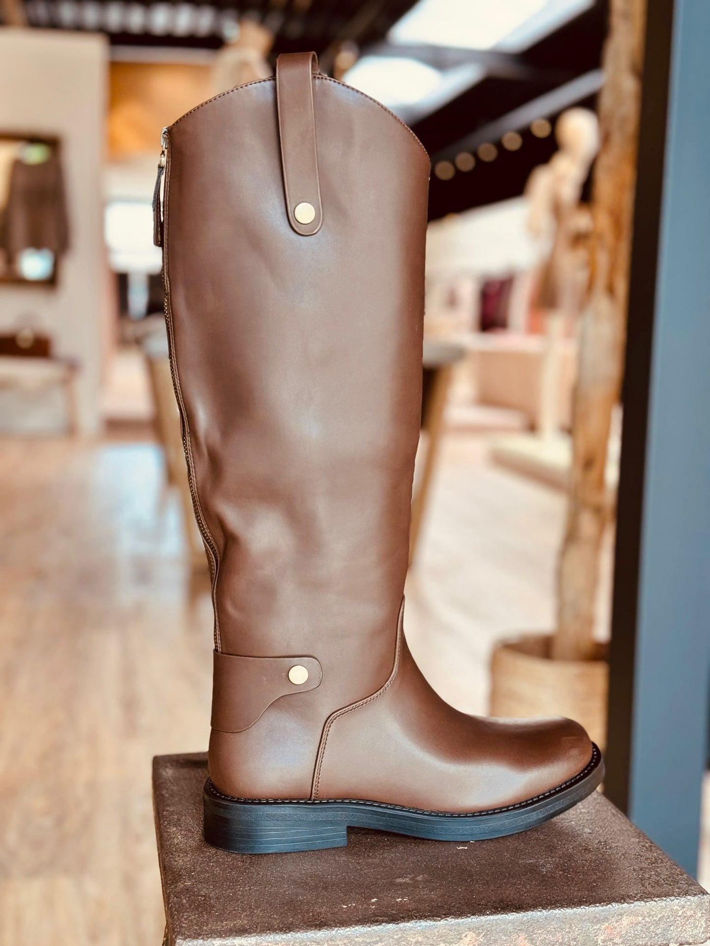 Boots motor brown