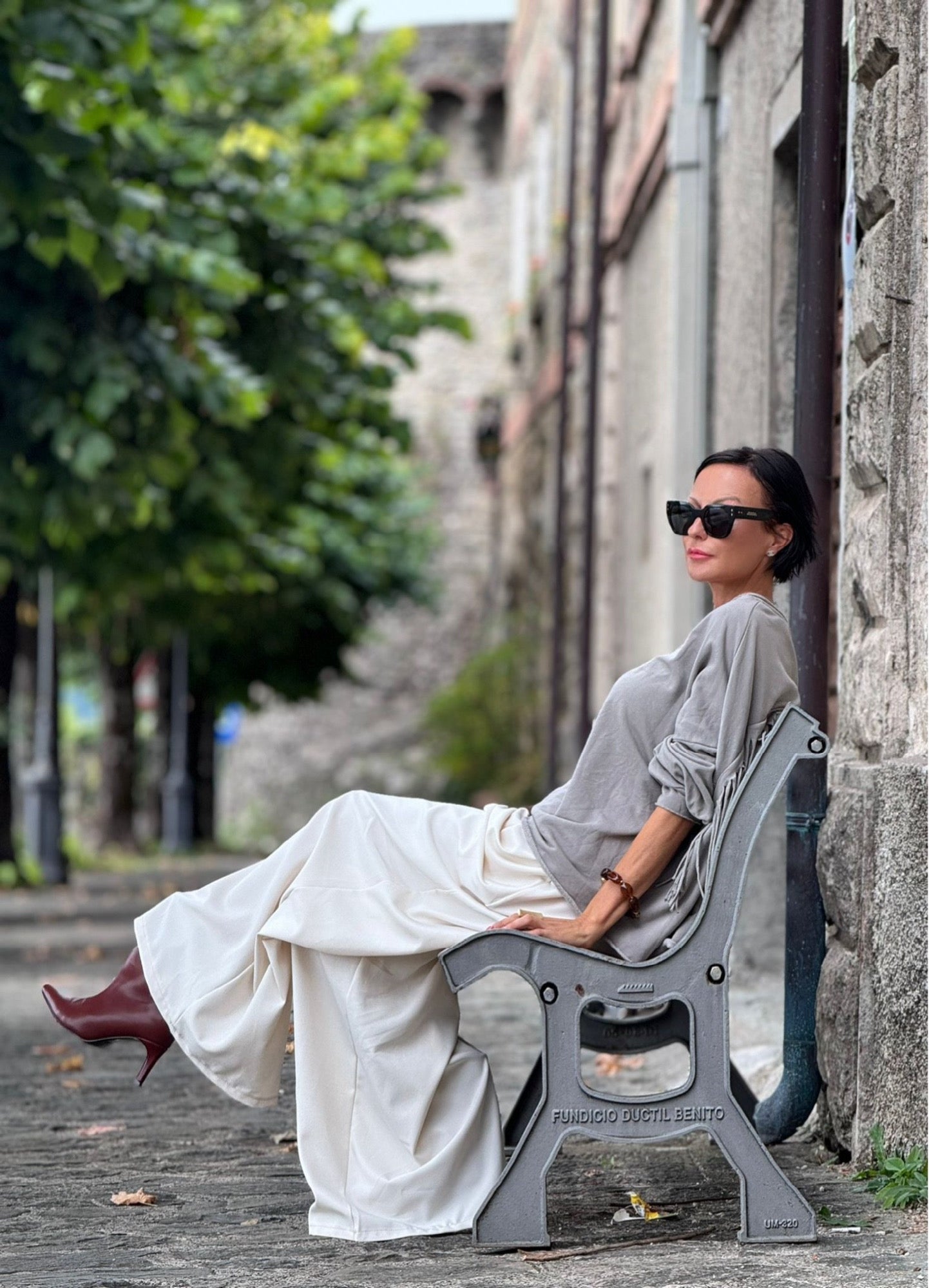 Sweater Elara franjes taupe