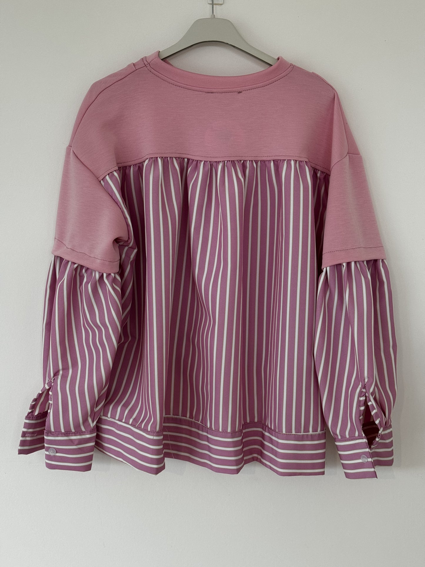 Sweater striped sleeve pink
