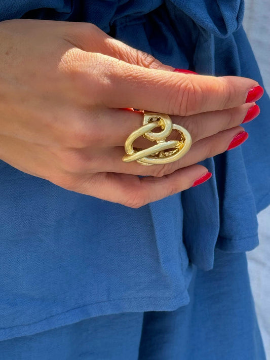 Ring round knotted