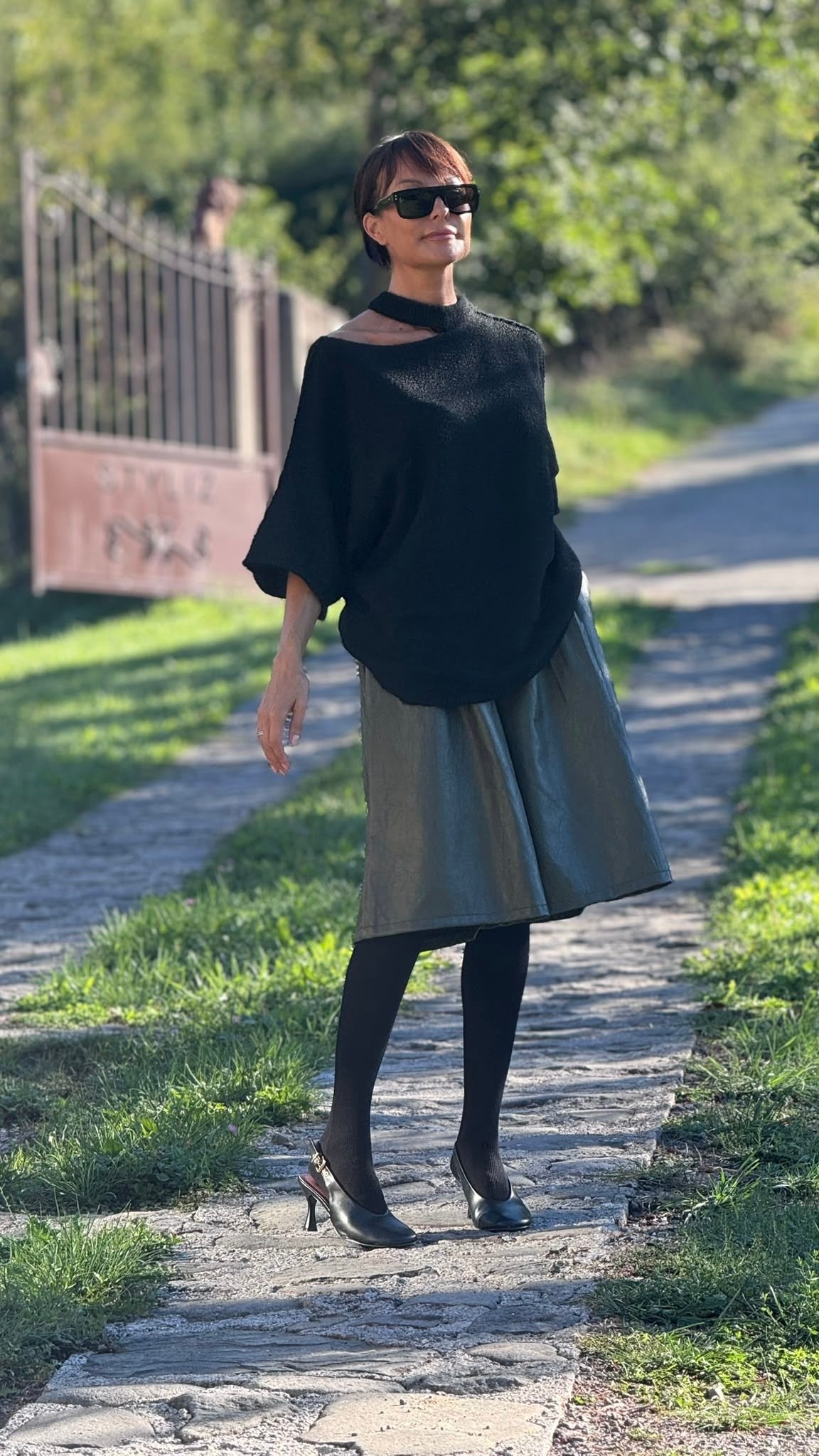 Pull Bari black