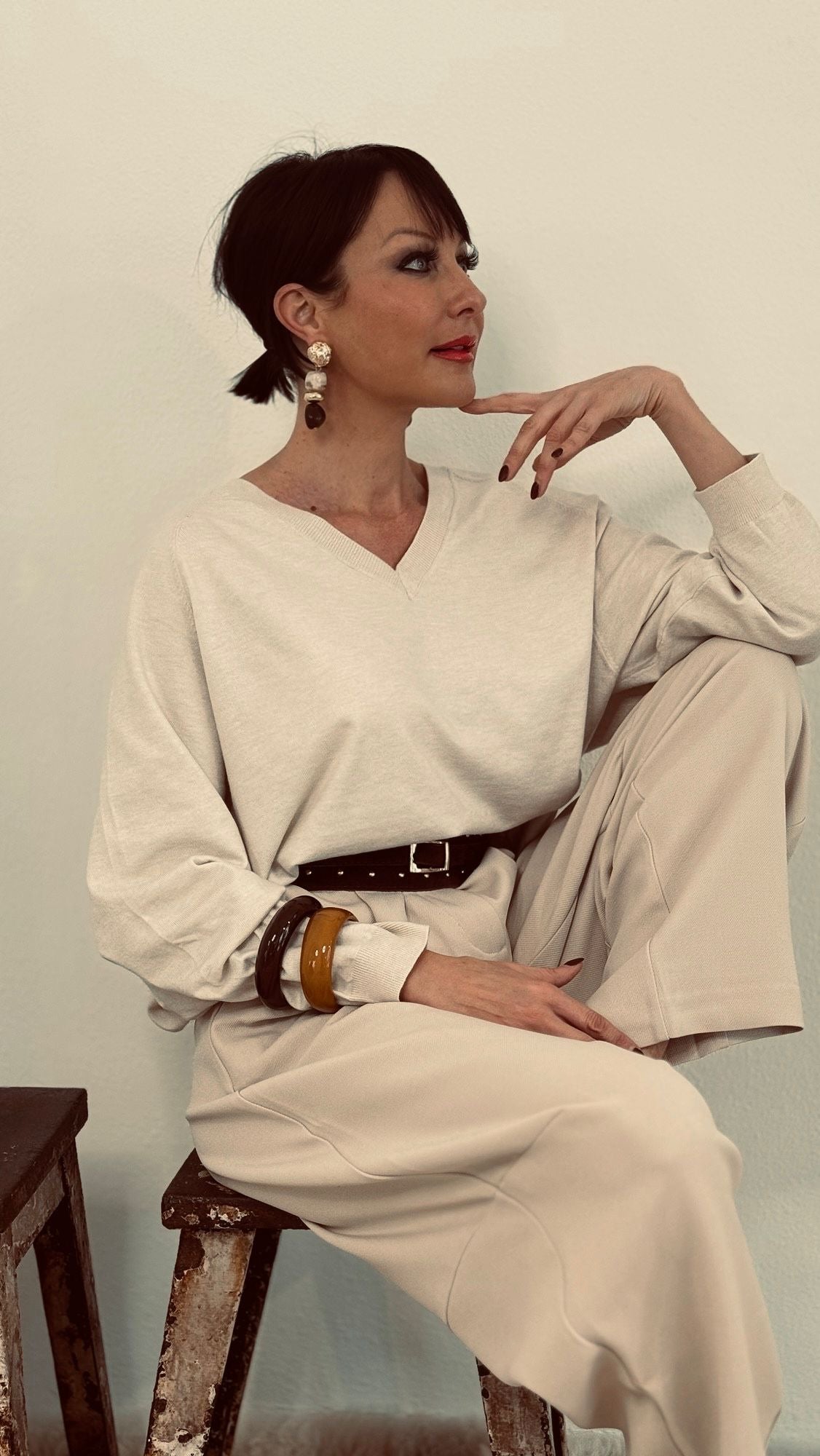 Pull V oversized cream