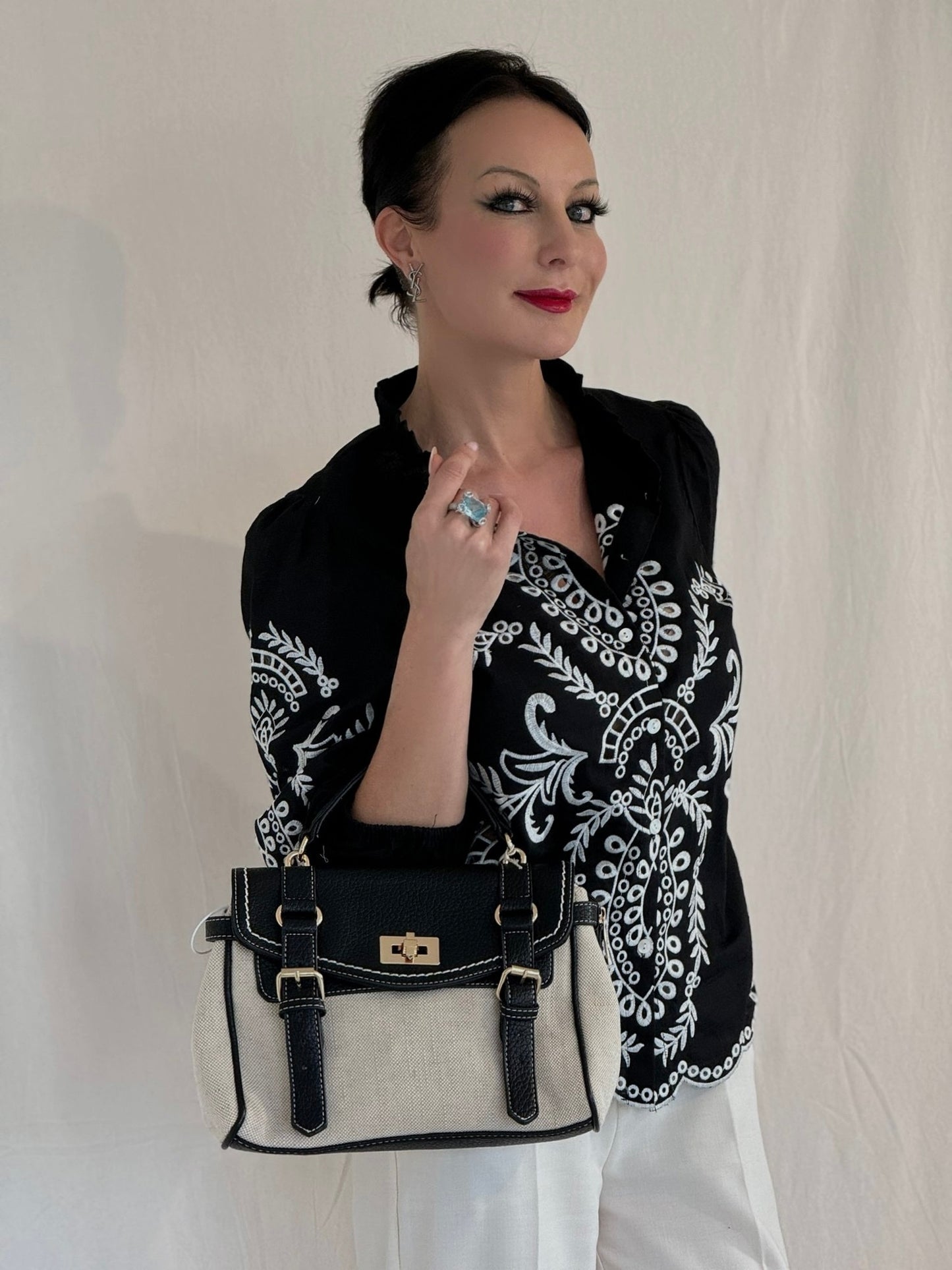 Blouse BB embroidery black