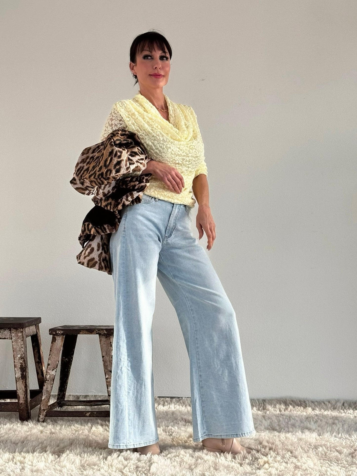 Top sunny lace waterfall