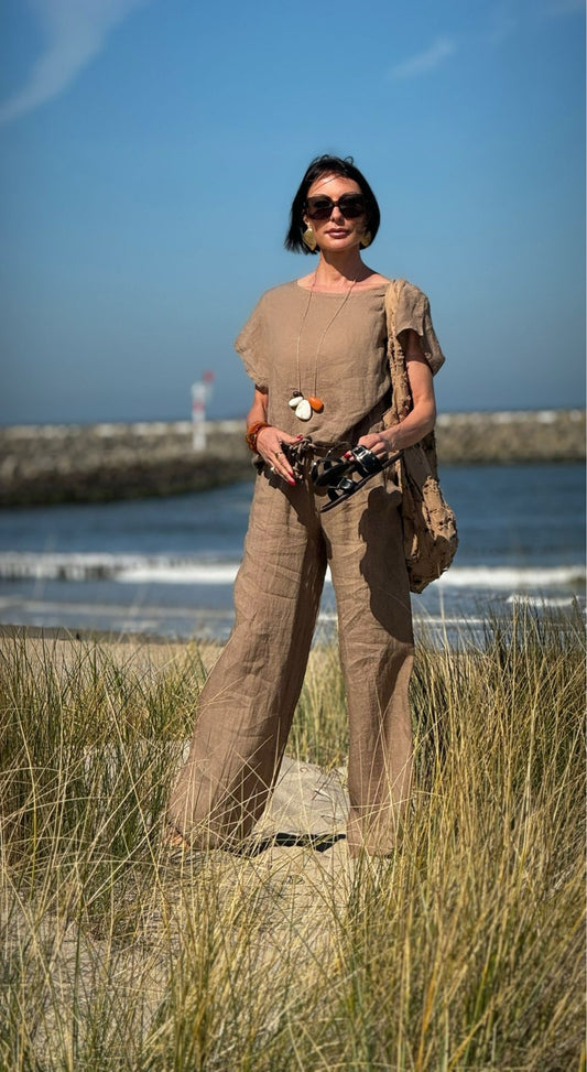 Pants Ina long camel