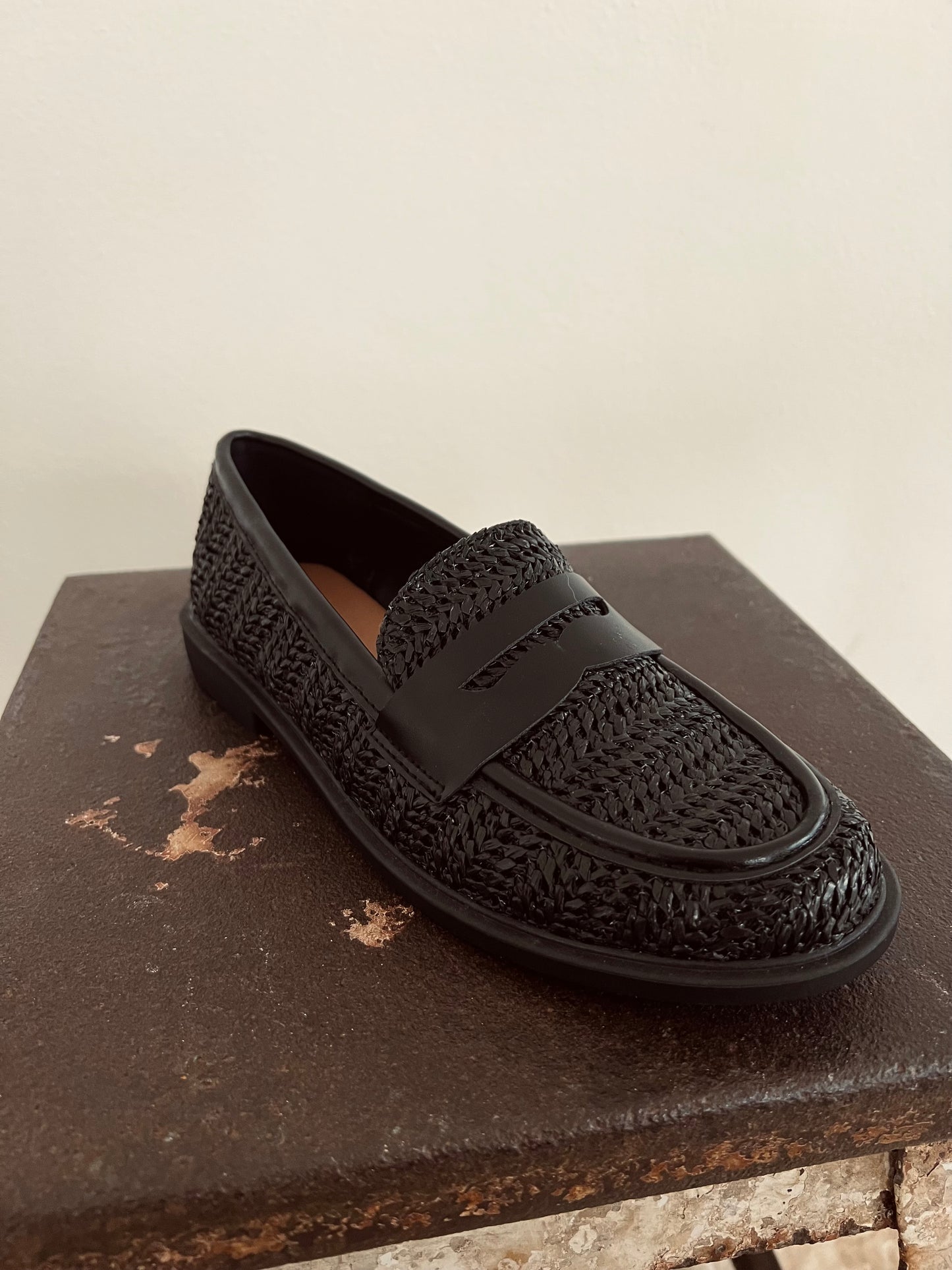 Moccasin black raffia (size 38)
