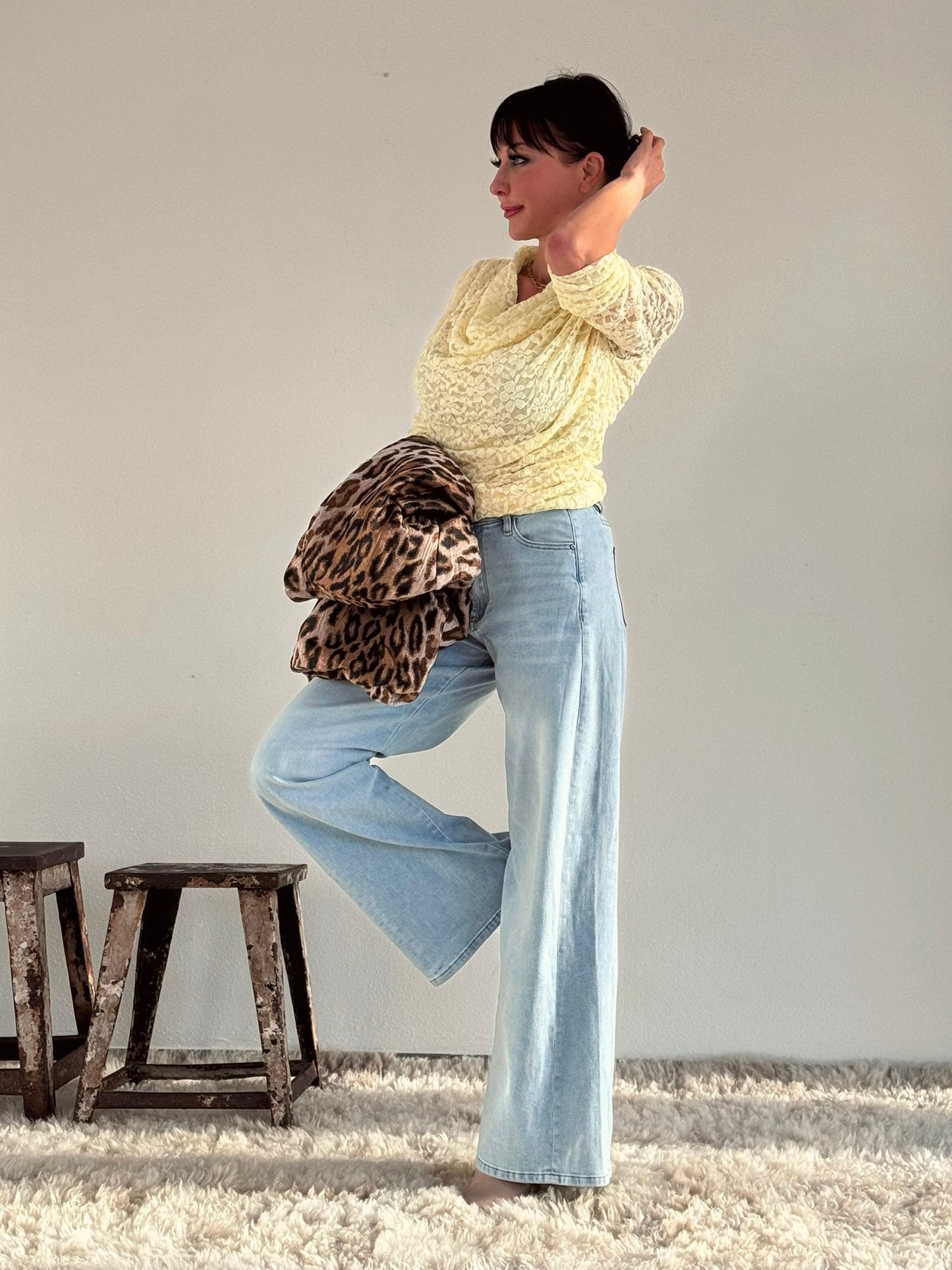 Top sunny lace waterfall