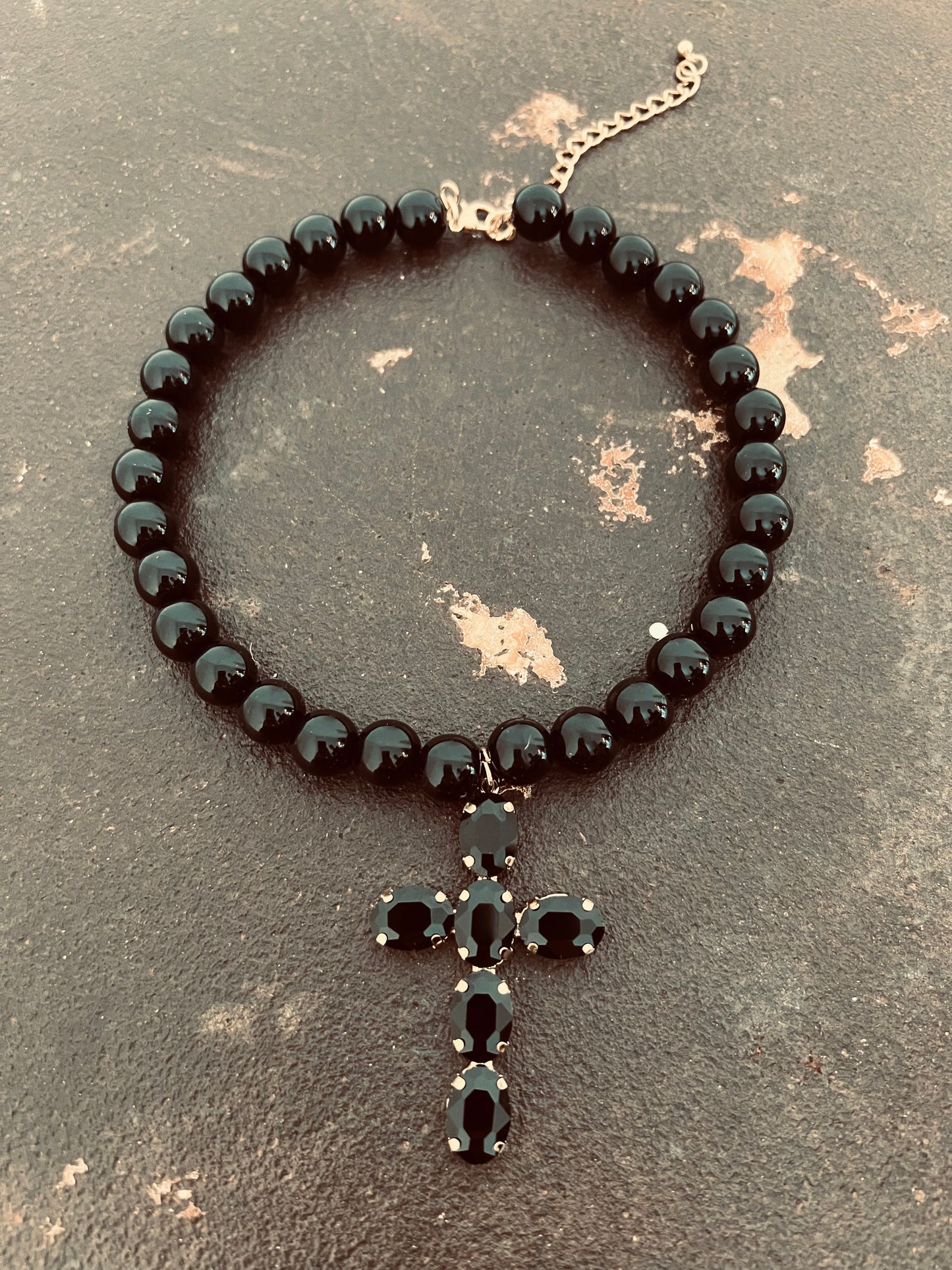 Chain crucifix black