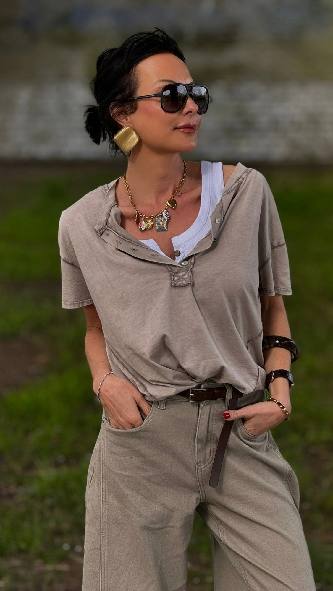 Tee Maggy button