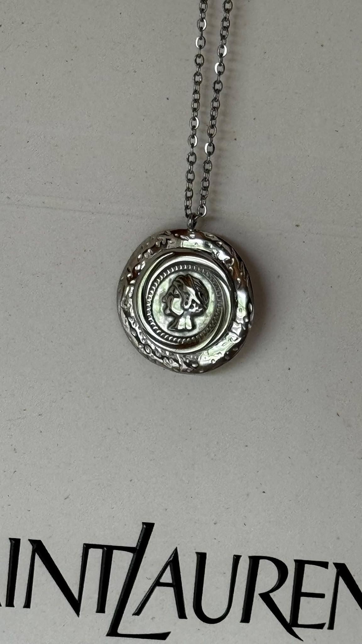 Chain Medallion silver