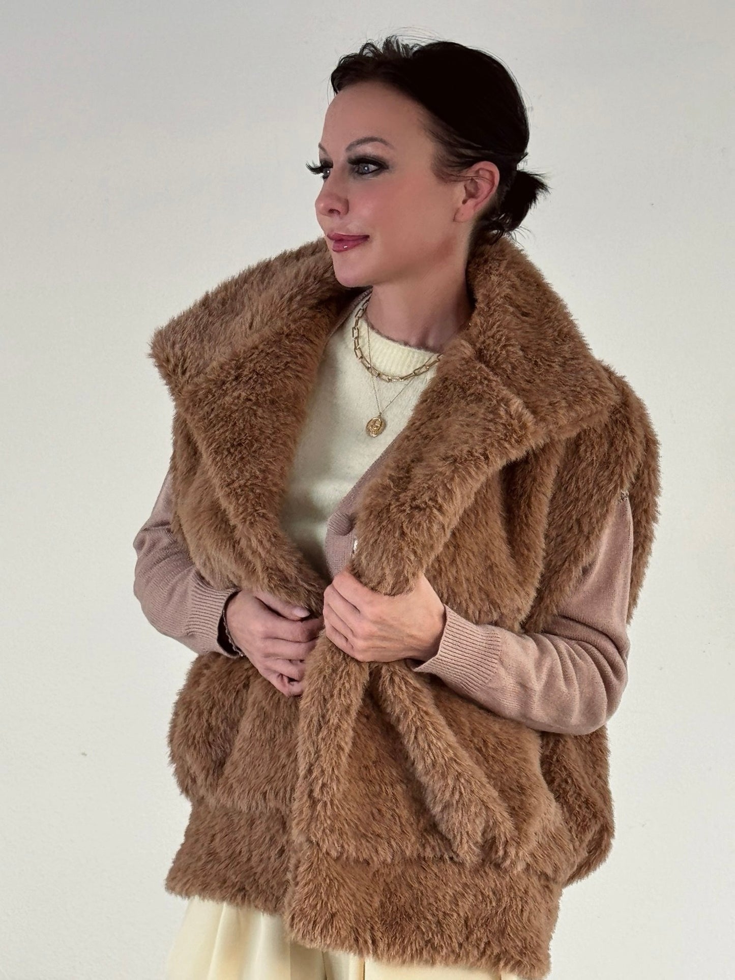 Coat sunny no arms fluffy