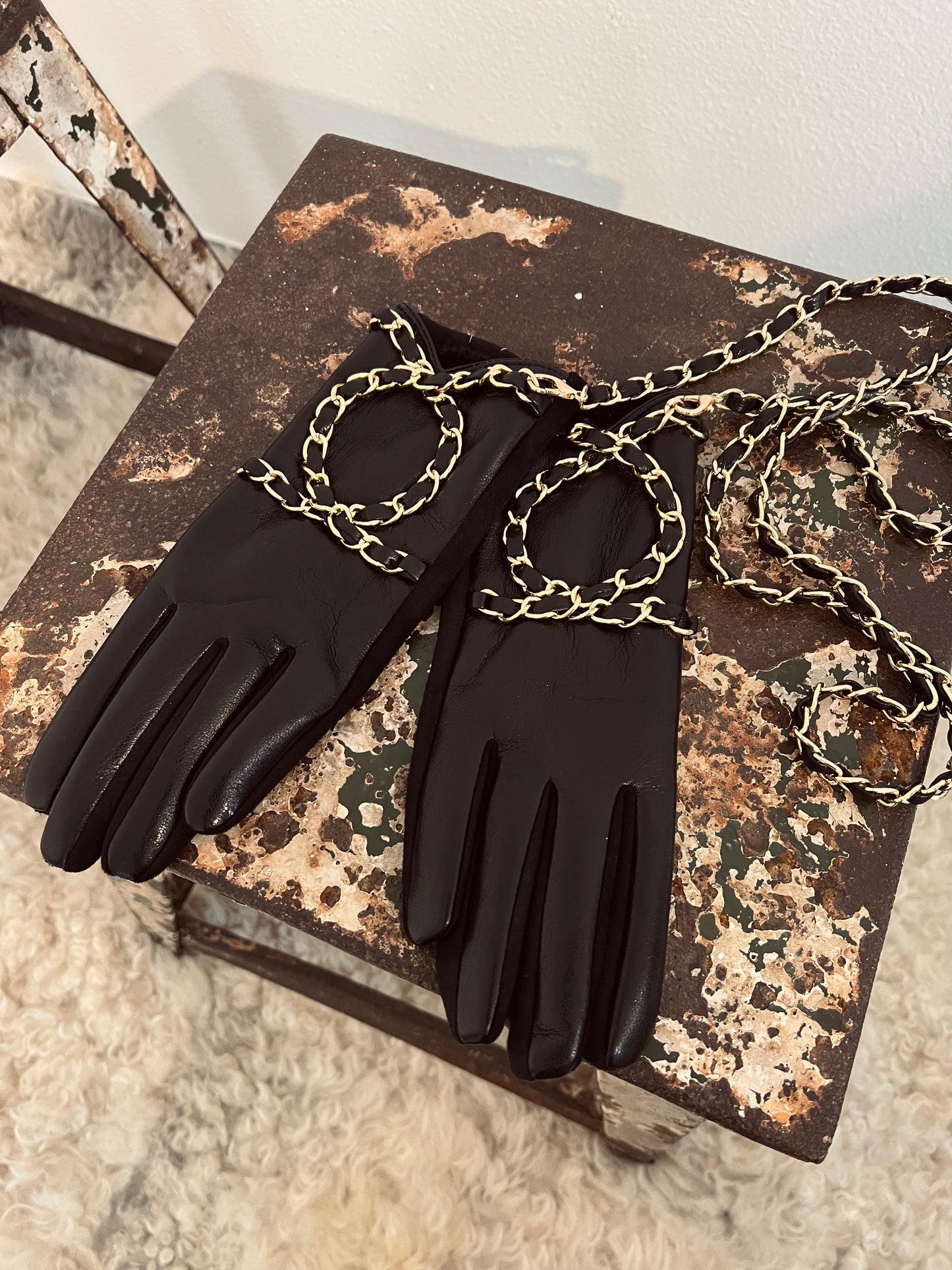 Gloves + chain black