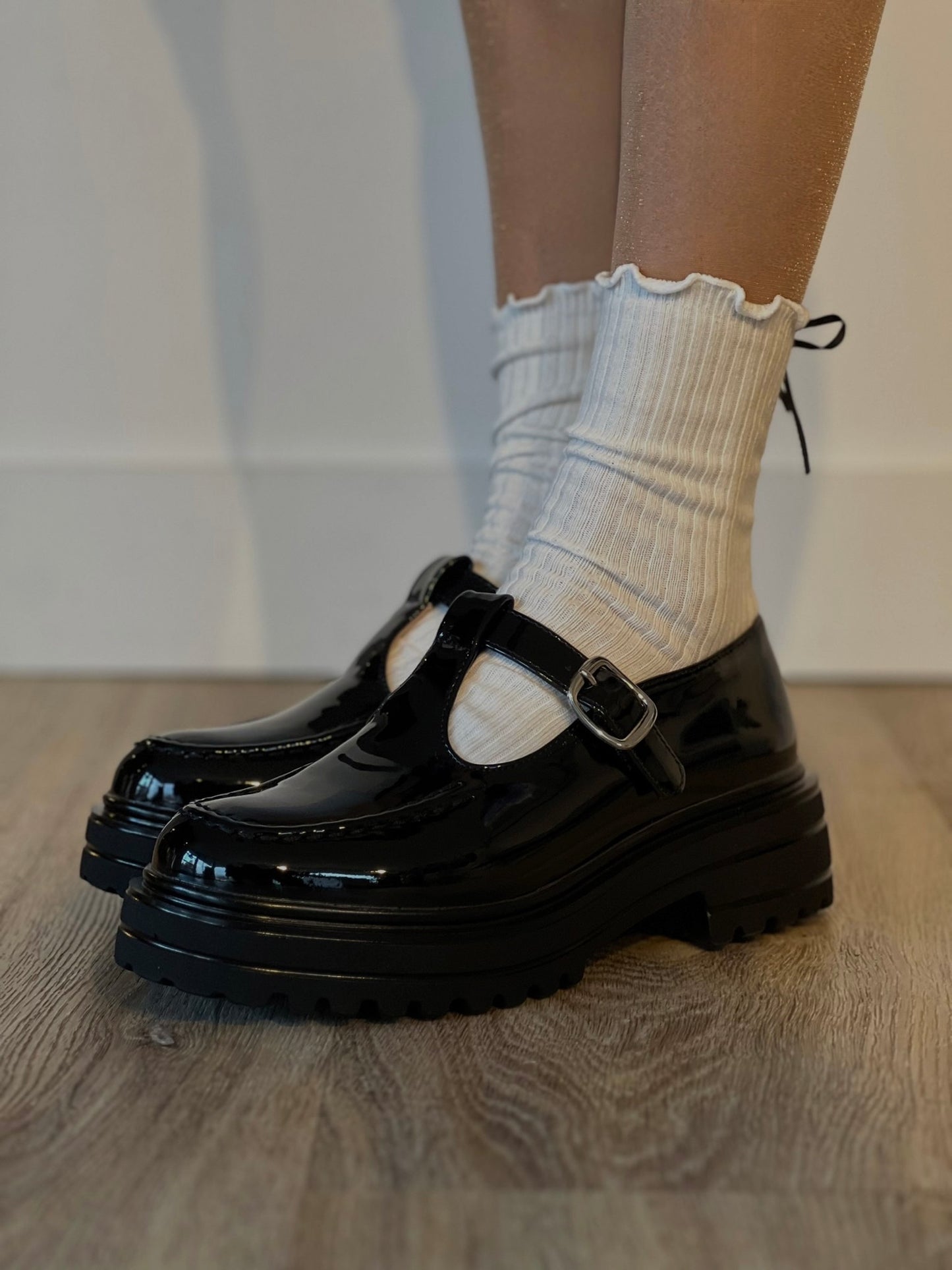 Moccasin track black