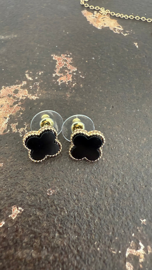 Boucles d'oreilles trèfle noires
