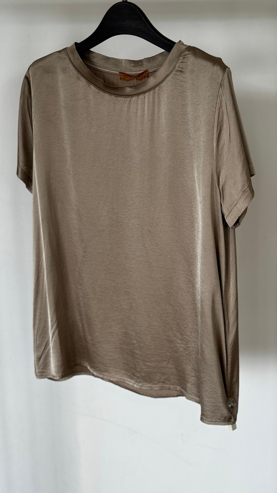 Tee Clarice round