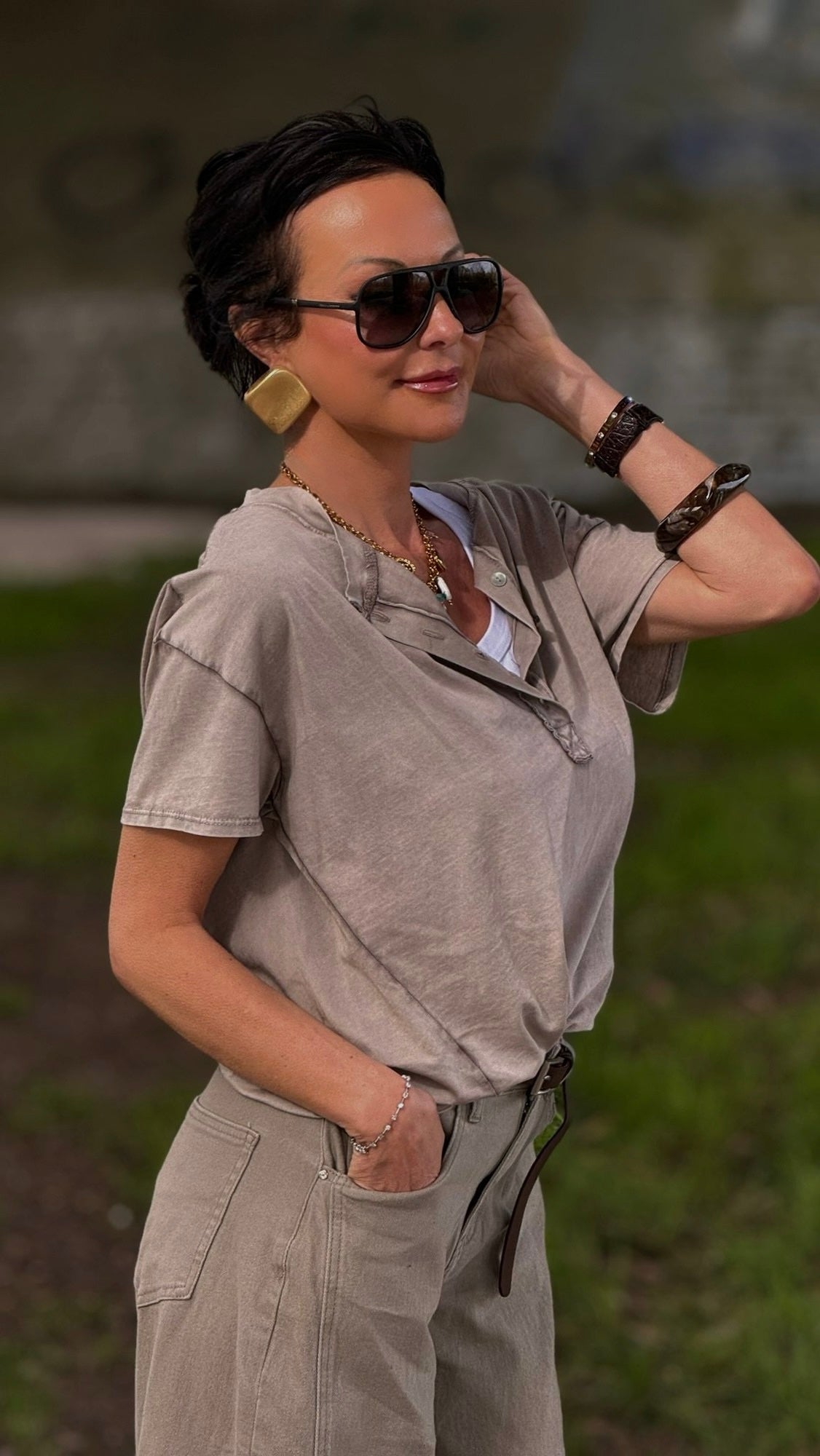 Tee Maggy button