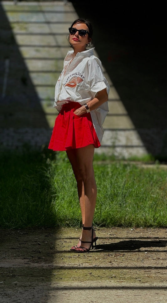 Short Ruby red