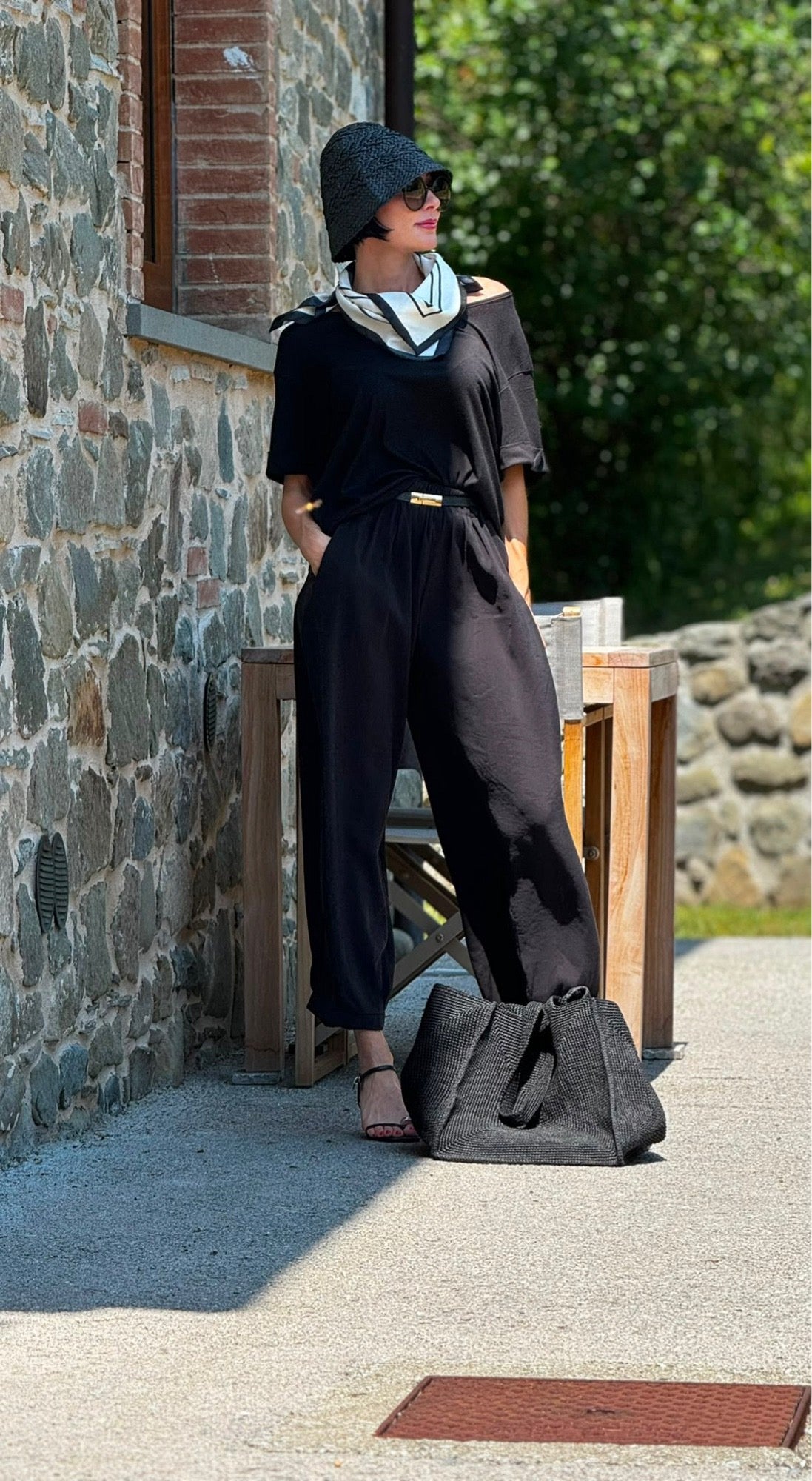 Tee Anna linen black