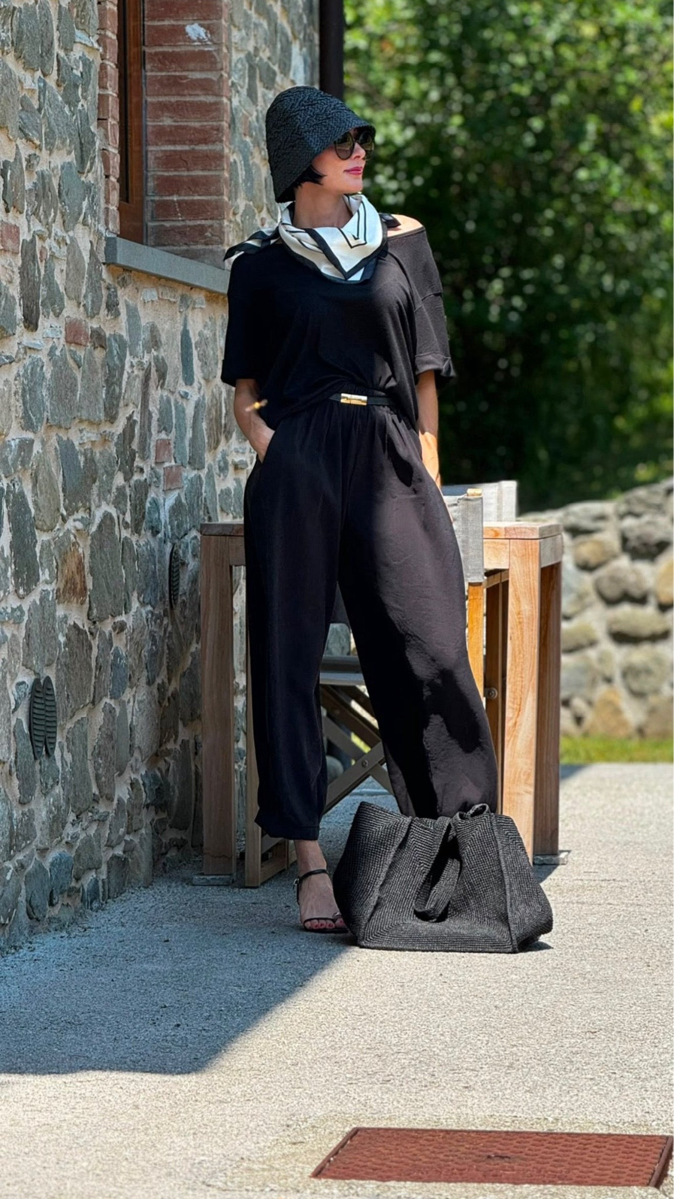 Tee Anna linen black