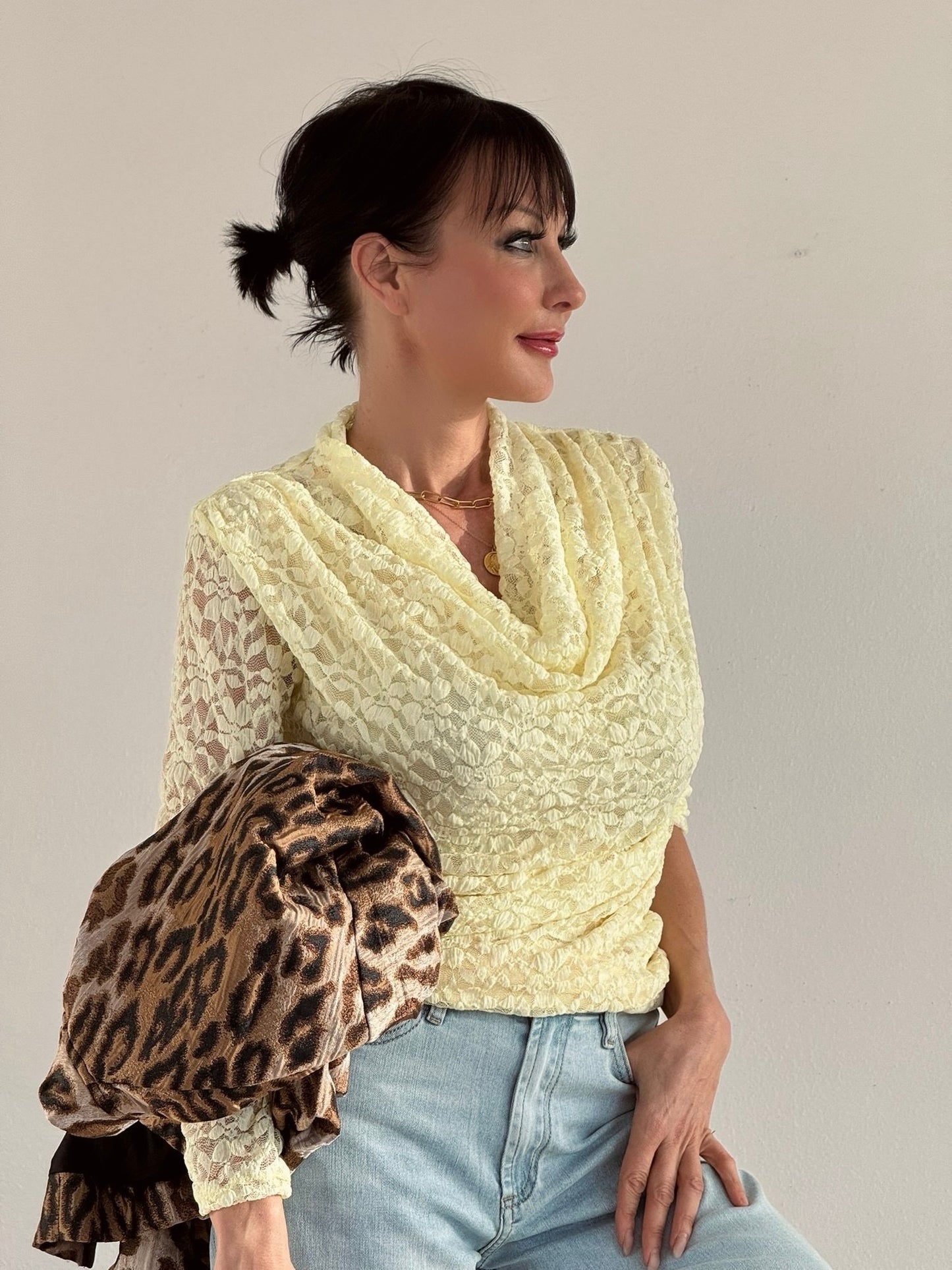 Top sunny lace waterfall