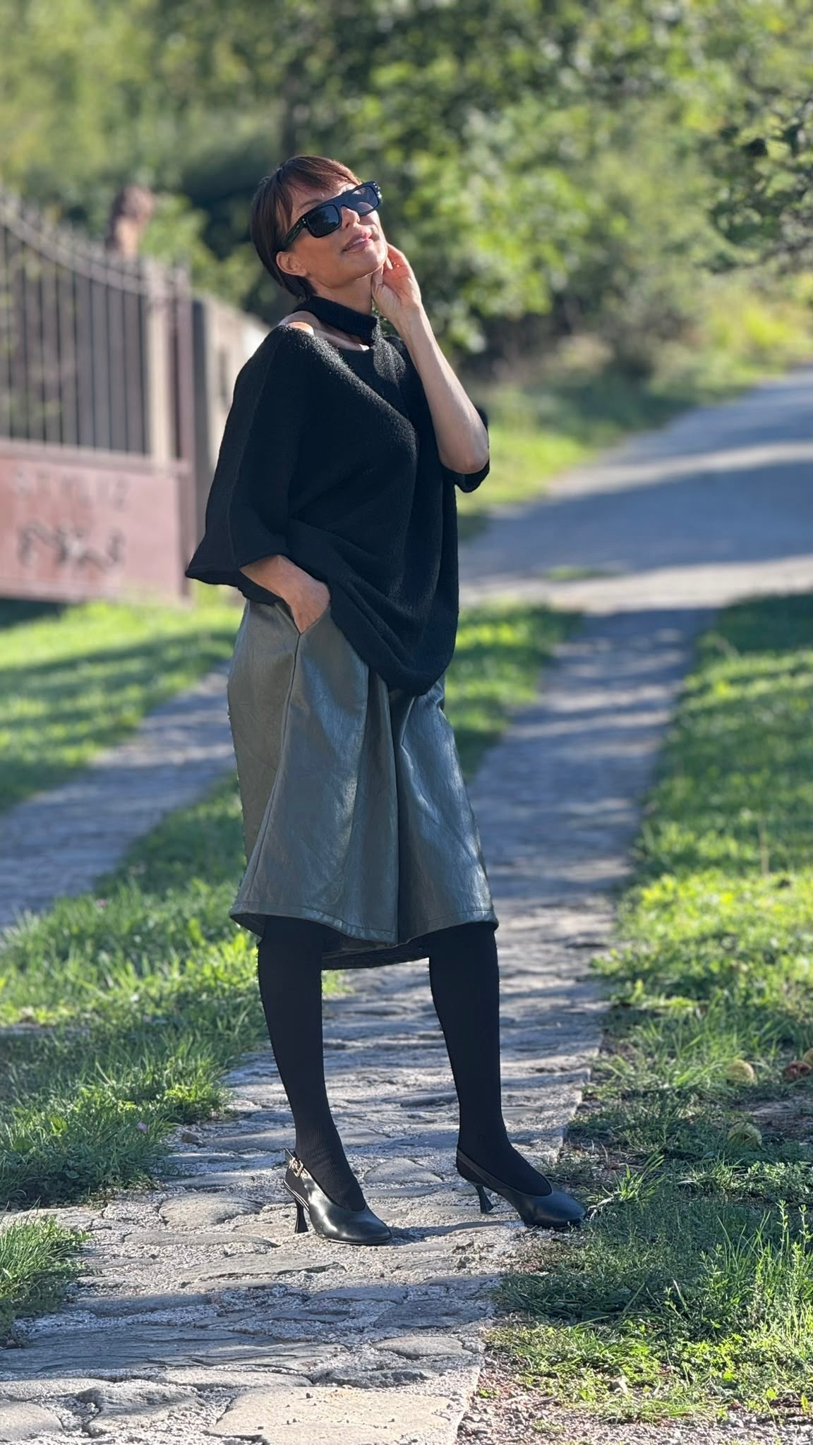 Pull Bari black