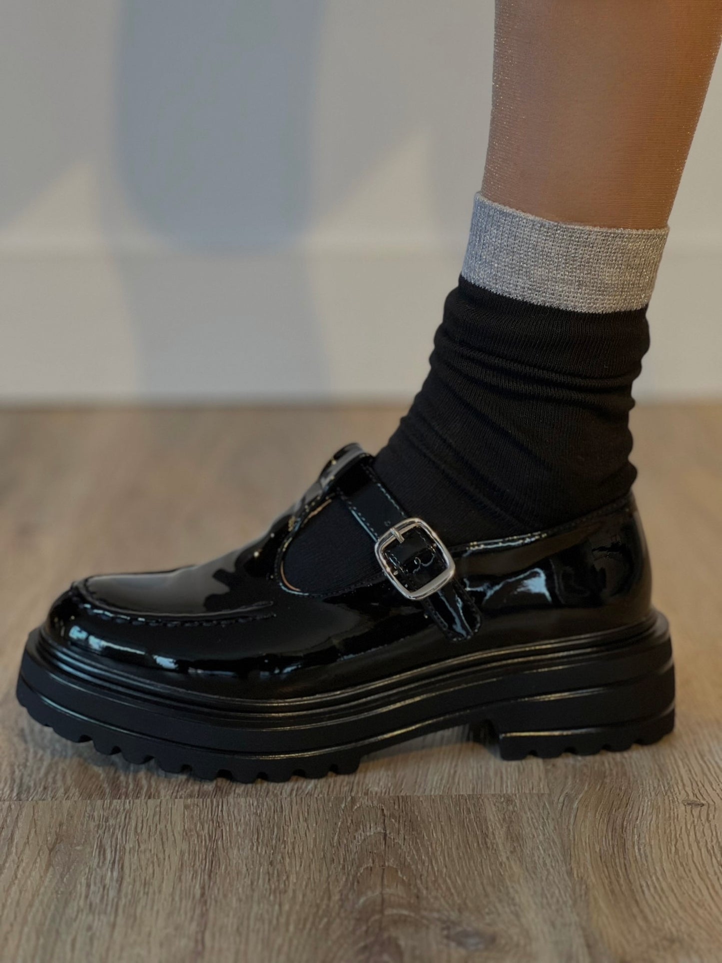 Moccasin track black