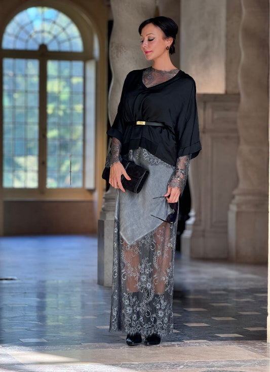 Tee Mira black