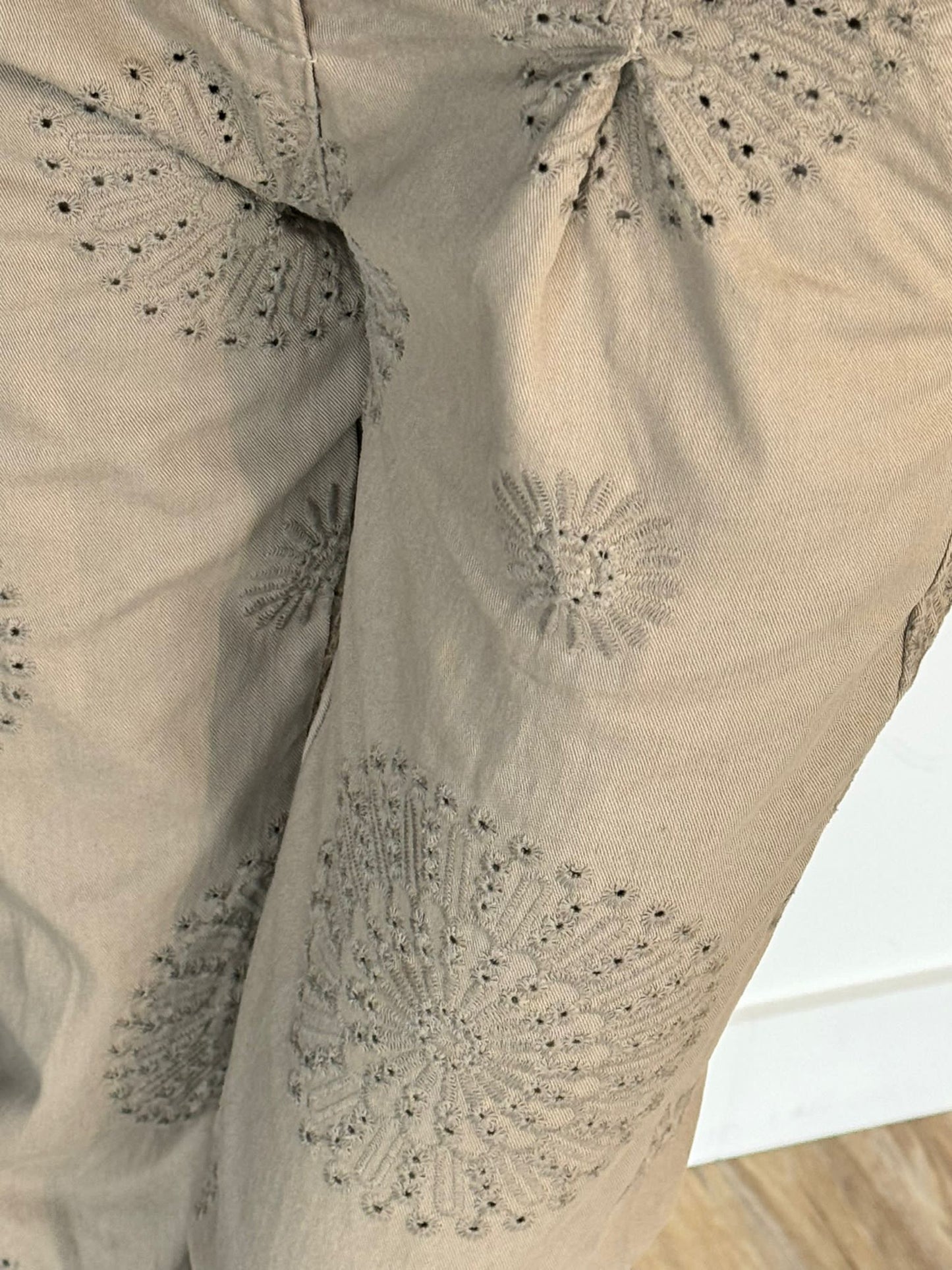 Pantalon broderie camel