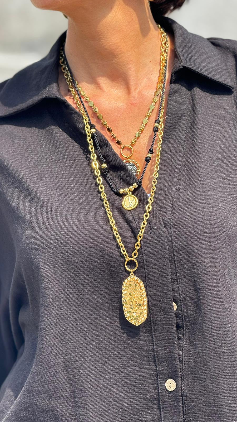 chain tri black