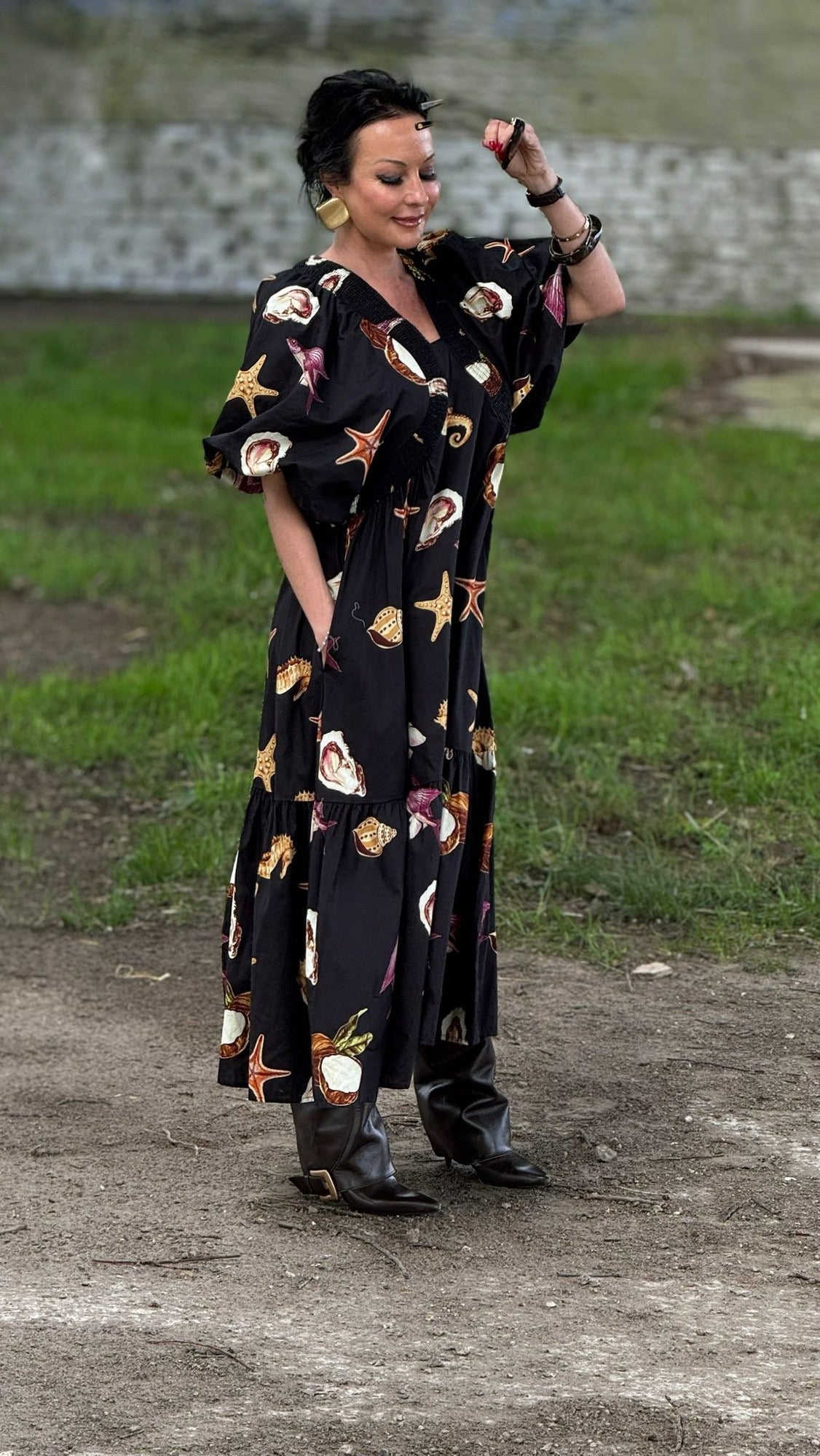 Robe coquillage noire