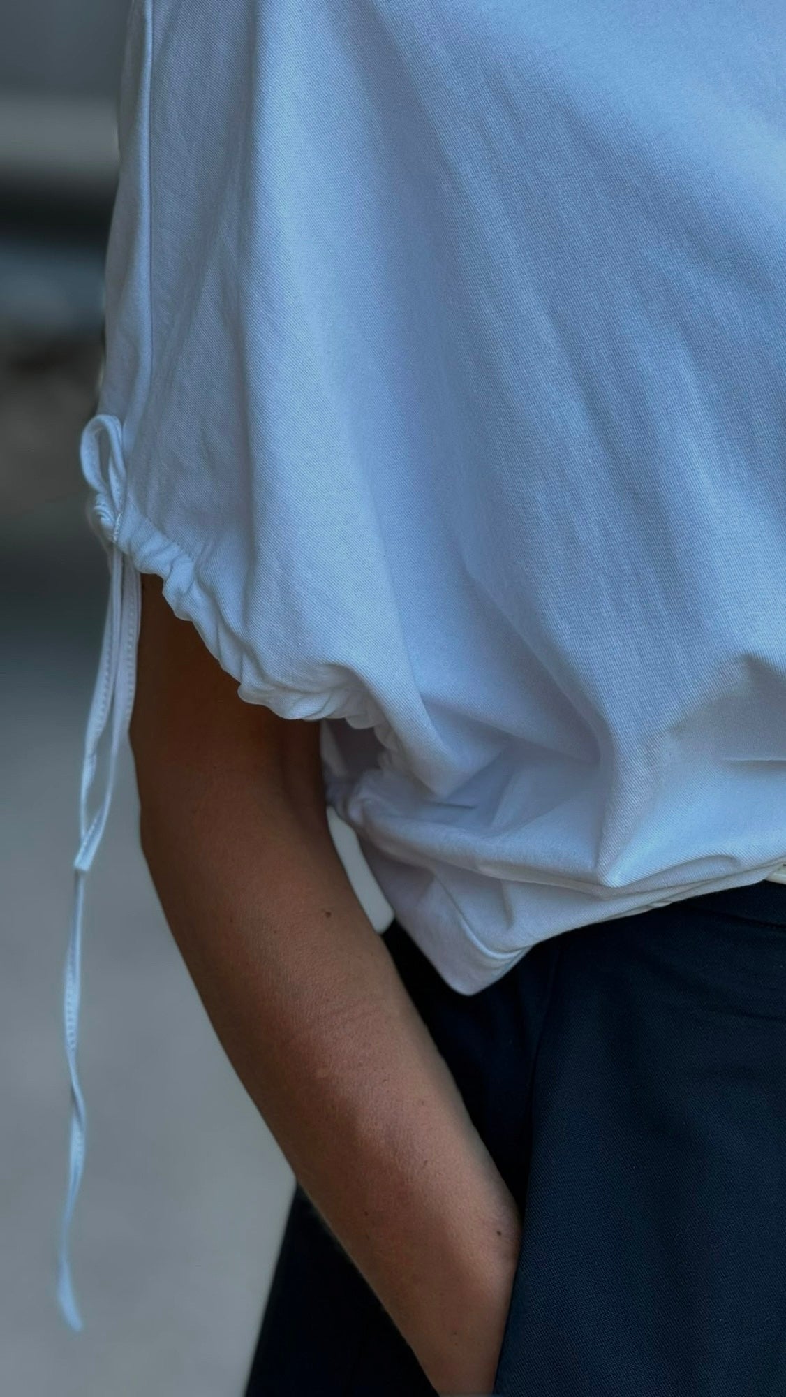 Tee Elly white