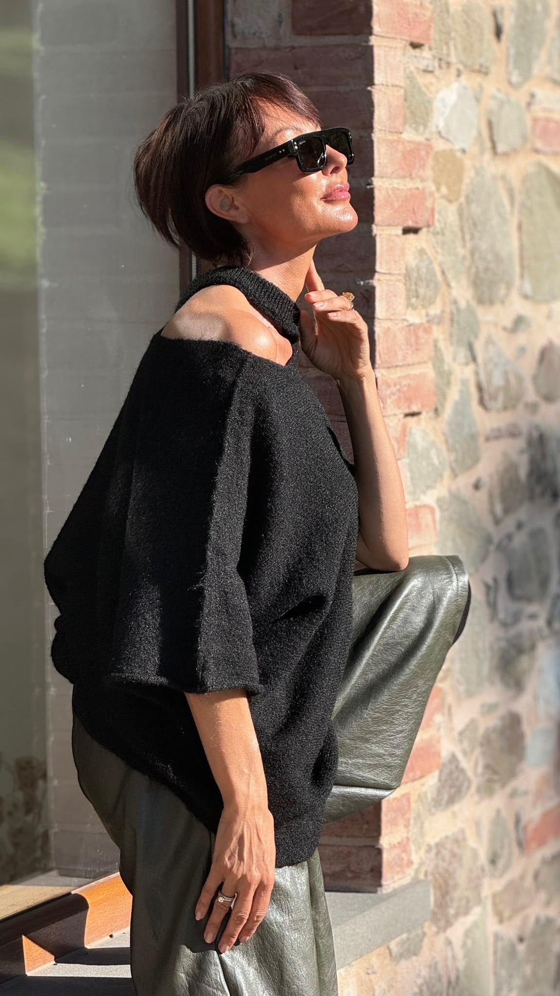Pull Bari black