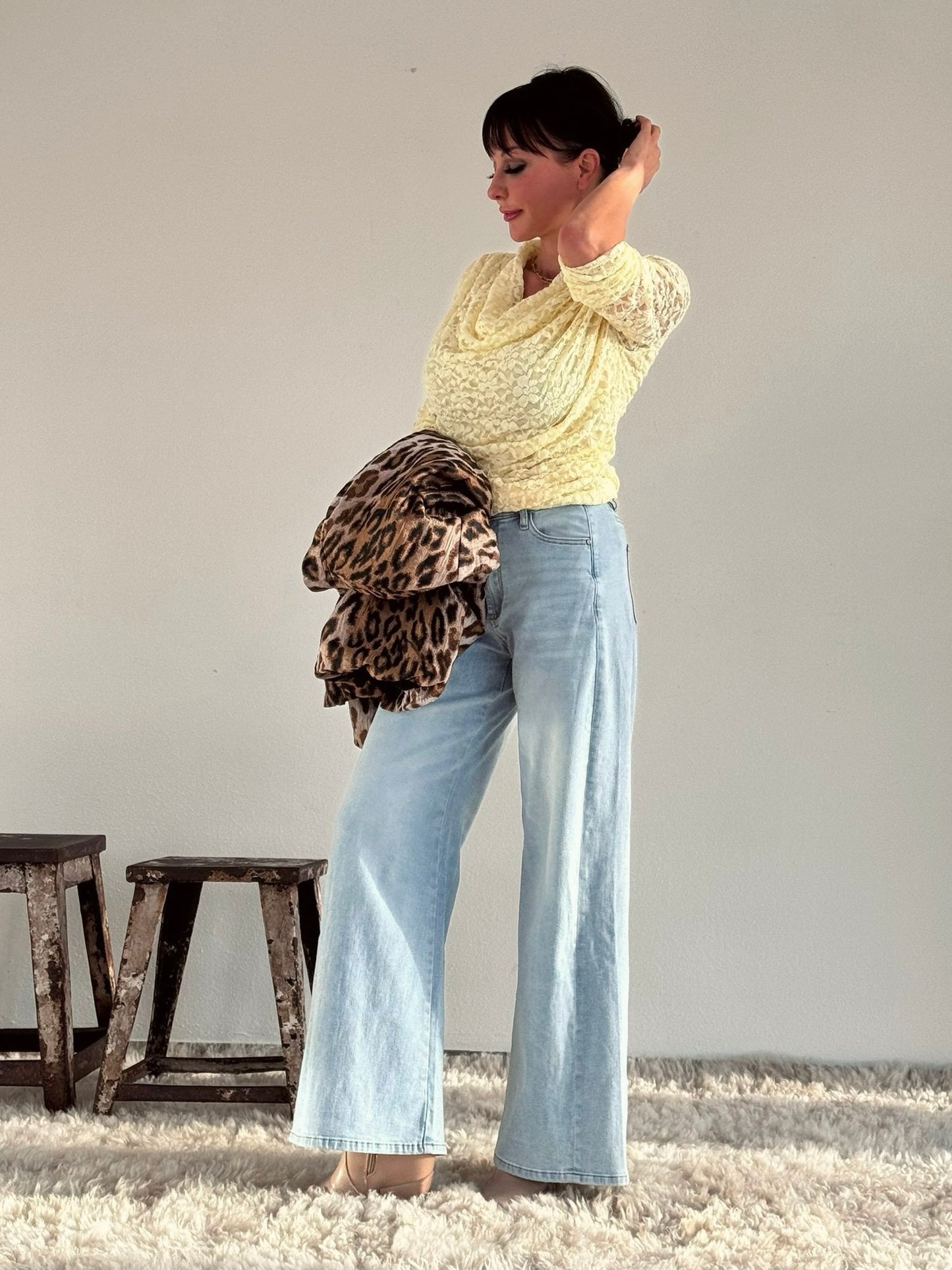 Top sunny lace waterfall