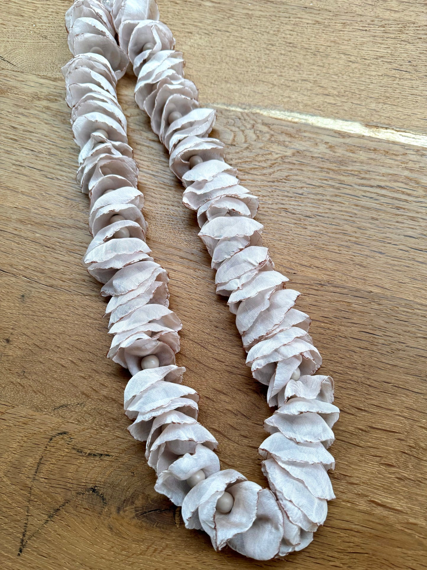 Chain long flowers nude